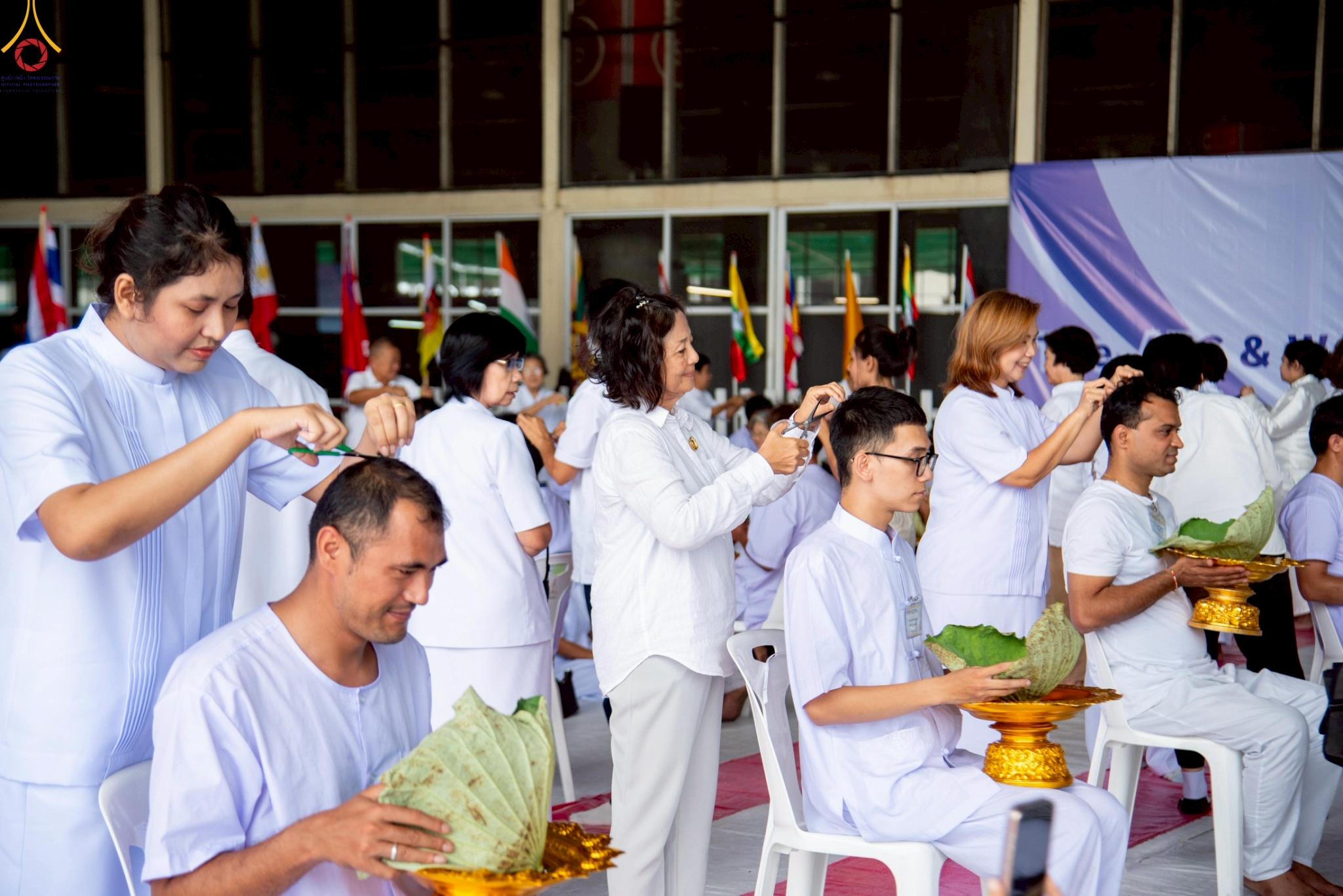 พิธีตัดปอยผมโครงการบวชพระนานาชาติ AEC และผู้นำพุทธโลก WAB รุ่นที่ 9