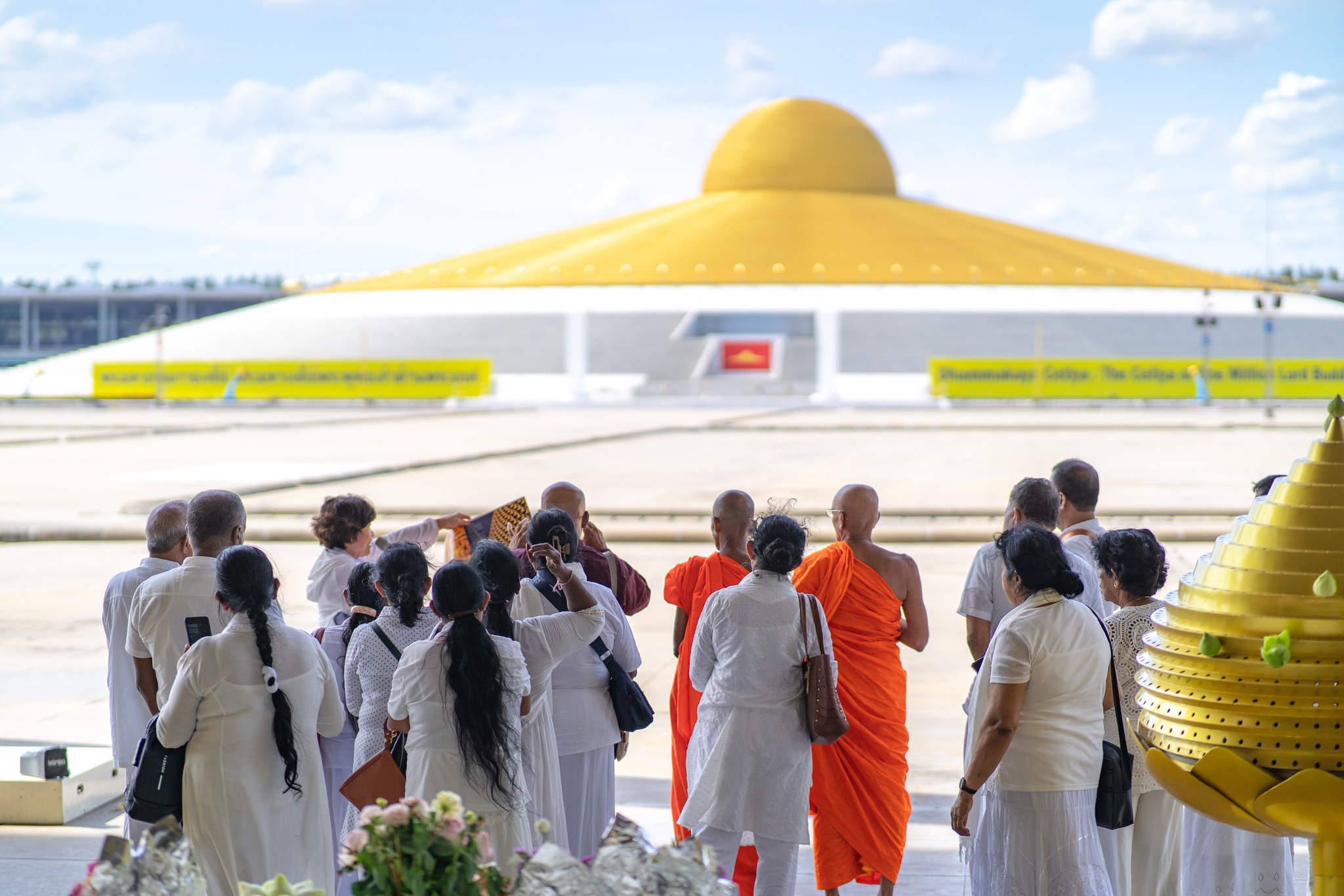คณะจากประเทศศรีลังกา เดินทางมาเยี่ยมชมวัดพระธรรมกาย