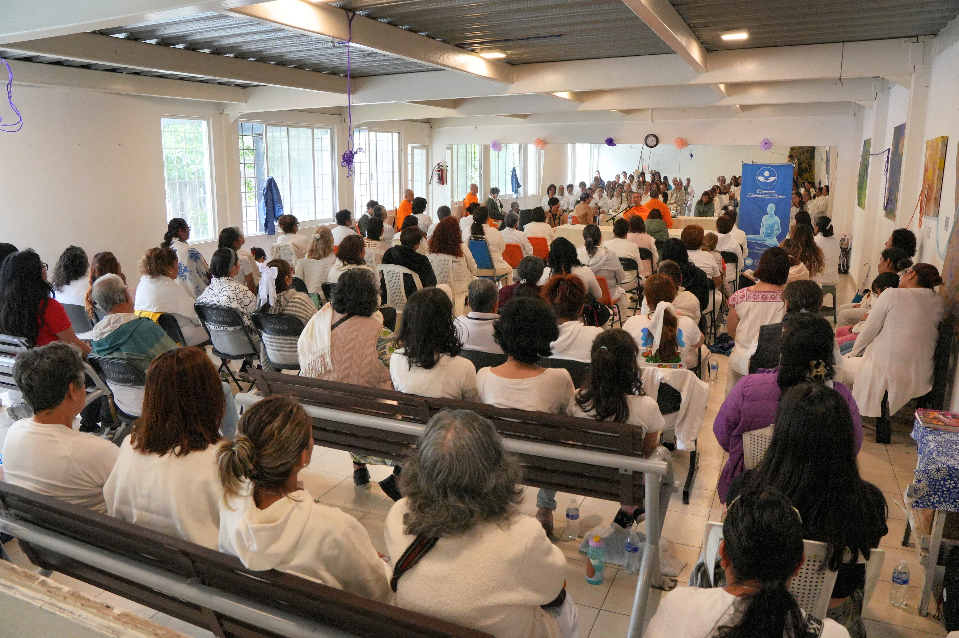 วัดพระธรรมกายเม็กซิโก จัดคลาสปฏิบัติธรรมให้ชาวท้องถิ่น