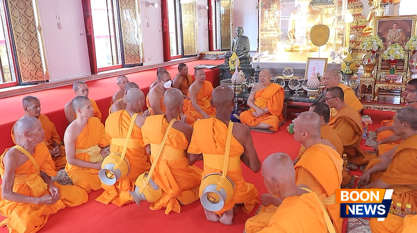 พระเดชพระคุณพระปริยัติวรคุณ เจ้าอาวาสวัดสองพี่น้อง พระอารามหลวง เป็นพระอุปัชฌาย์