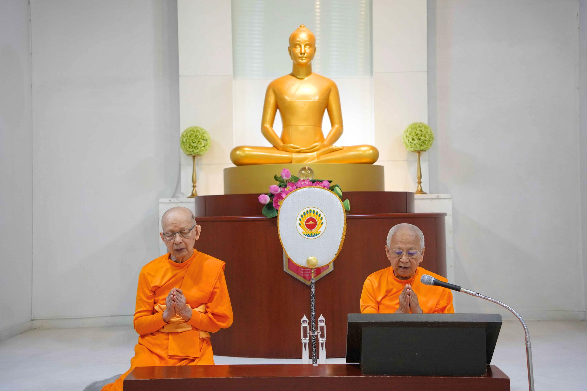 วัดพระธรรมกายชิคาโก จัดพิธีถวายกองบุญข้าวสาร