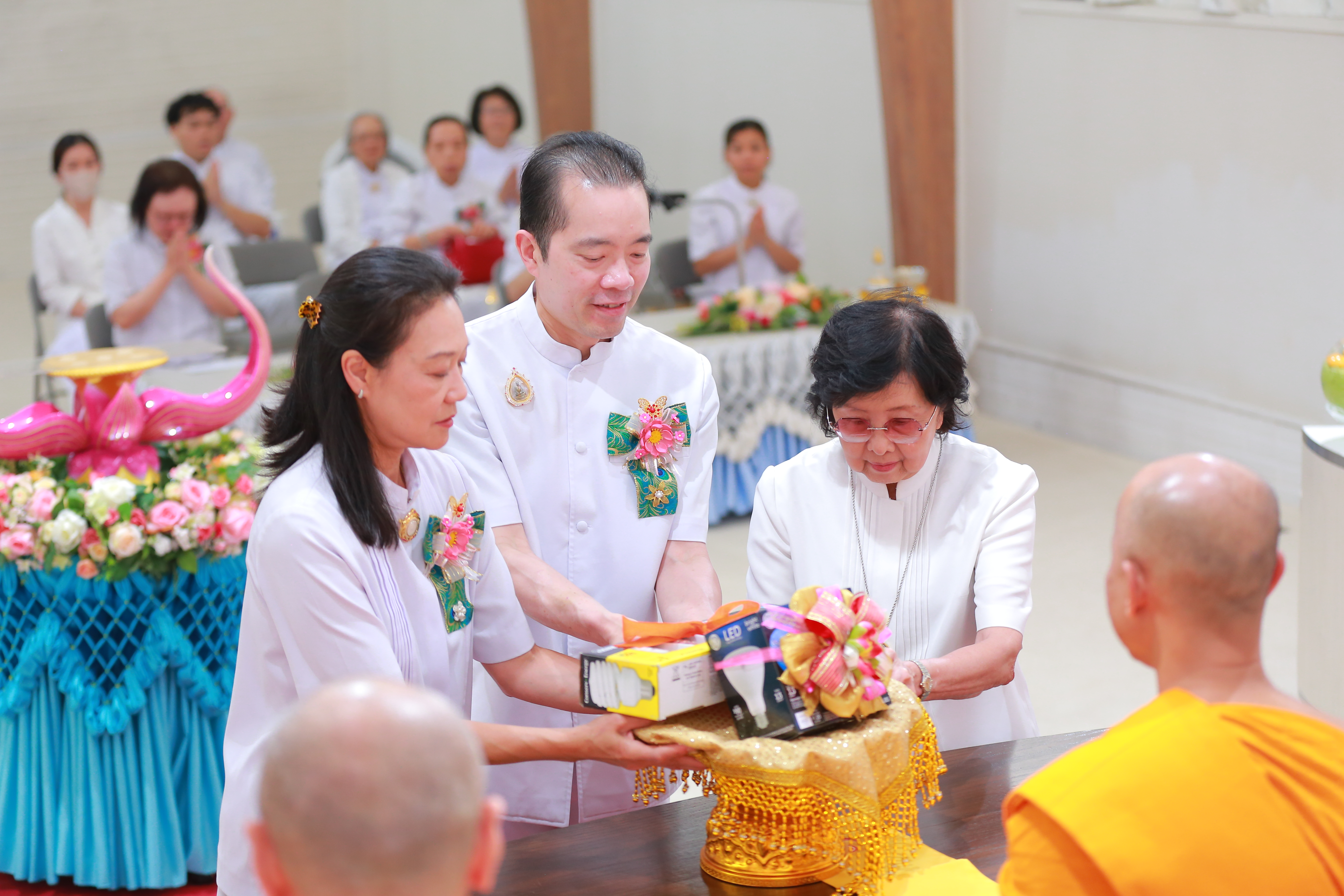 วัดพระธรรมกายซีแอตเติล จัดงานบุญบูชาข้าวพระ