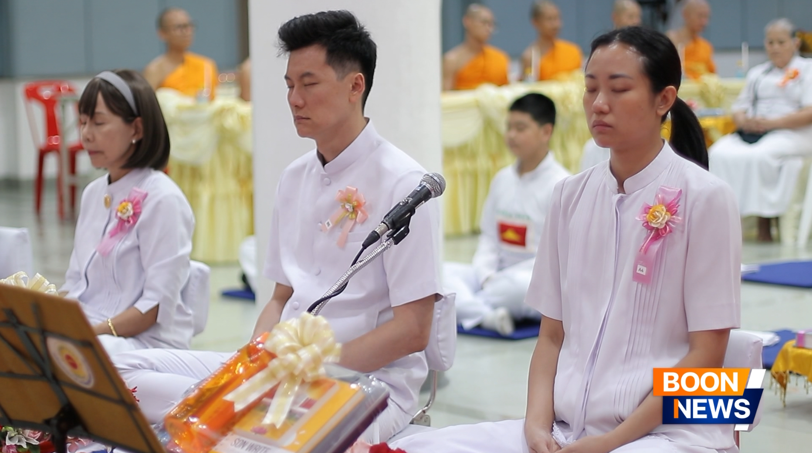 ท่านเจ้าภาพ ผู้มีบุญปฏิบัติธรรม กลั่นกายวาจาใจให้ใสบริสุทธิ์