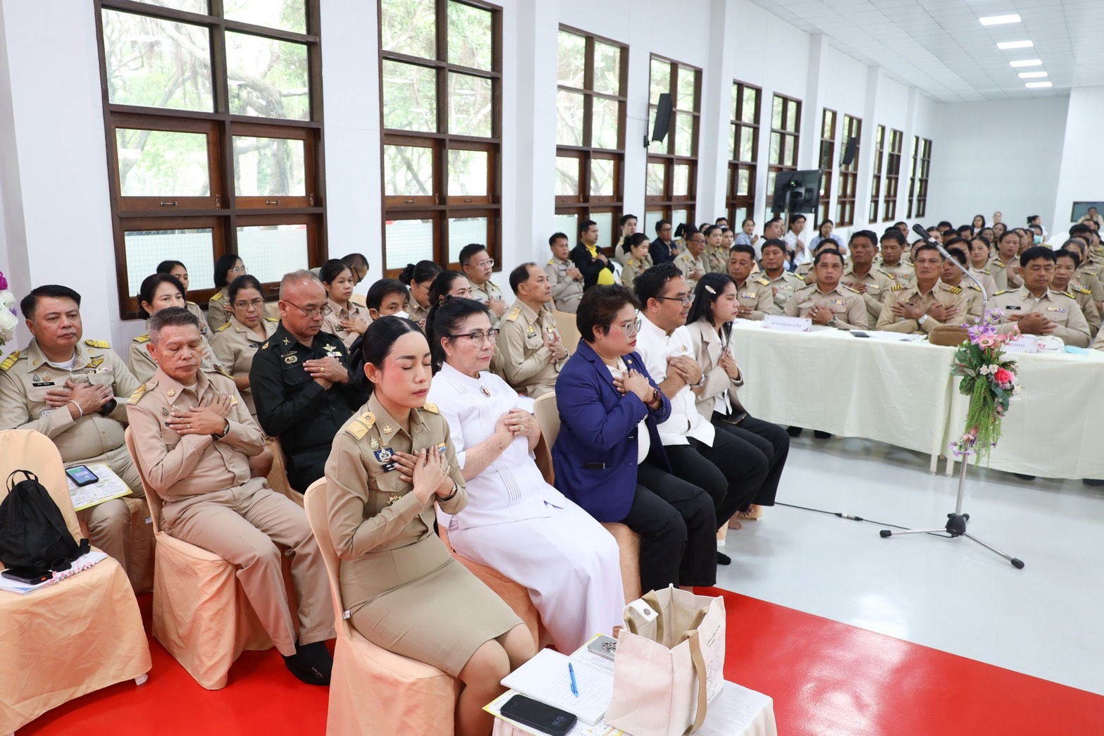 อำเภอคลองหลวง ร่วมกับ คณะสงฆ์อำเภอคลองหลวง น้อมนำหลักธรรมพระราชทาน ธรรมนาวา “วัง” สู่เครือข่าย “บวร” 