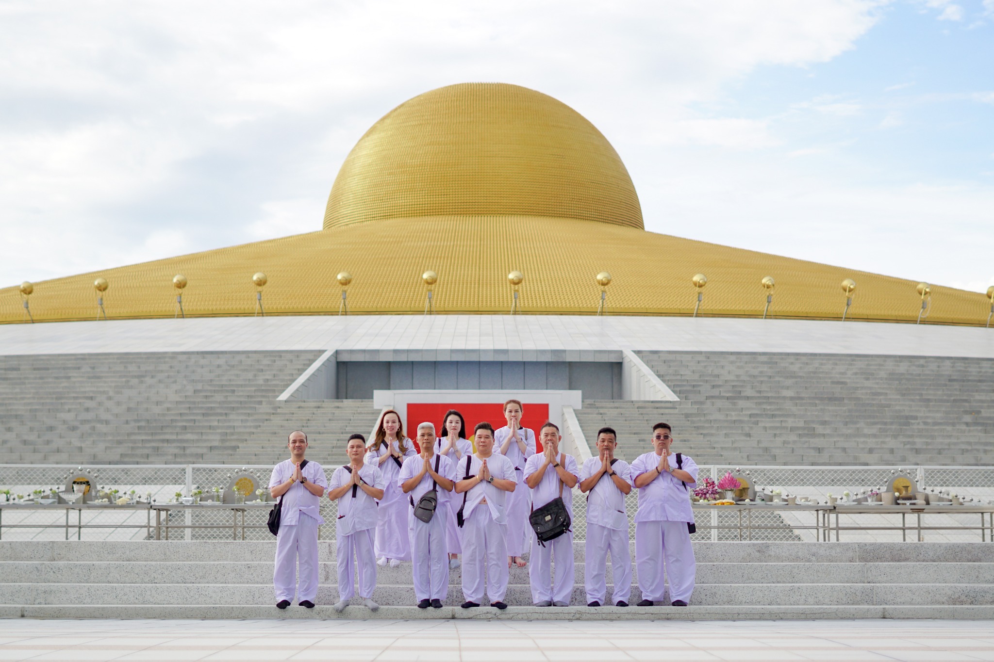 ชาวมาเลเซียและเวียดนาม เดินทางมาเยี่ยมชมวัดพระธรรมกาย