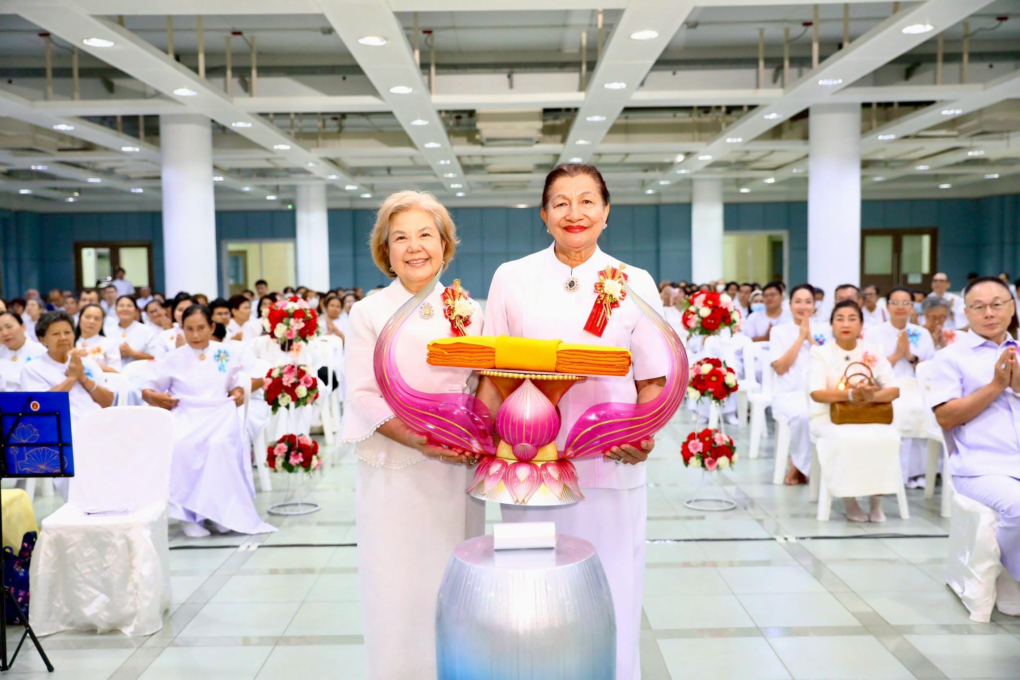 วัดพุทธบาหลี จัดพิธีทอดผ้าป่าเพื่องานเผยแผ่พระพุทธศาสนาวิชชาธรรมกาย