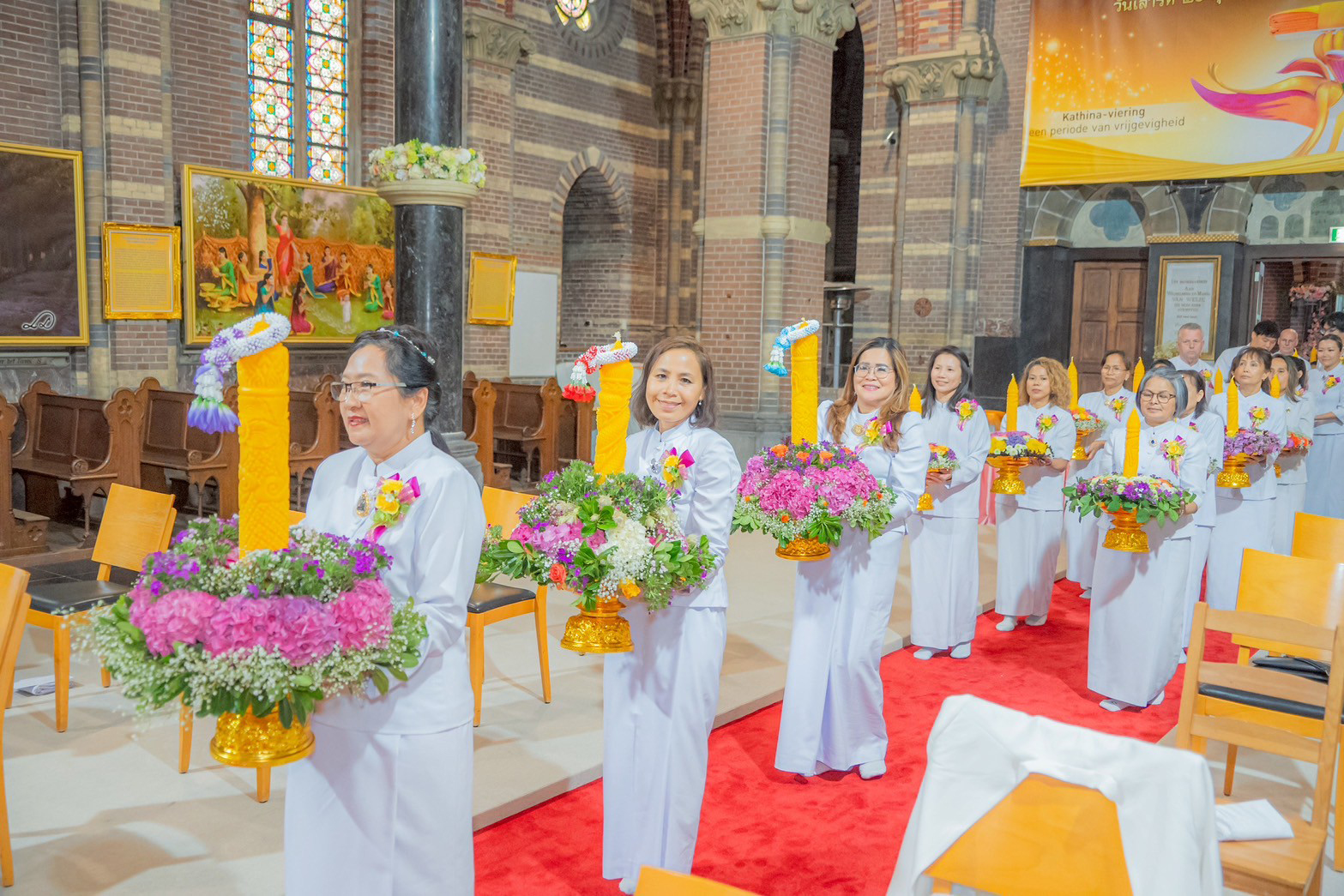 วัดพระธรรมกายเนเธอร์แลนด์ จัดงานบุญบูชาข้าวพระ