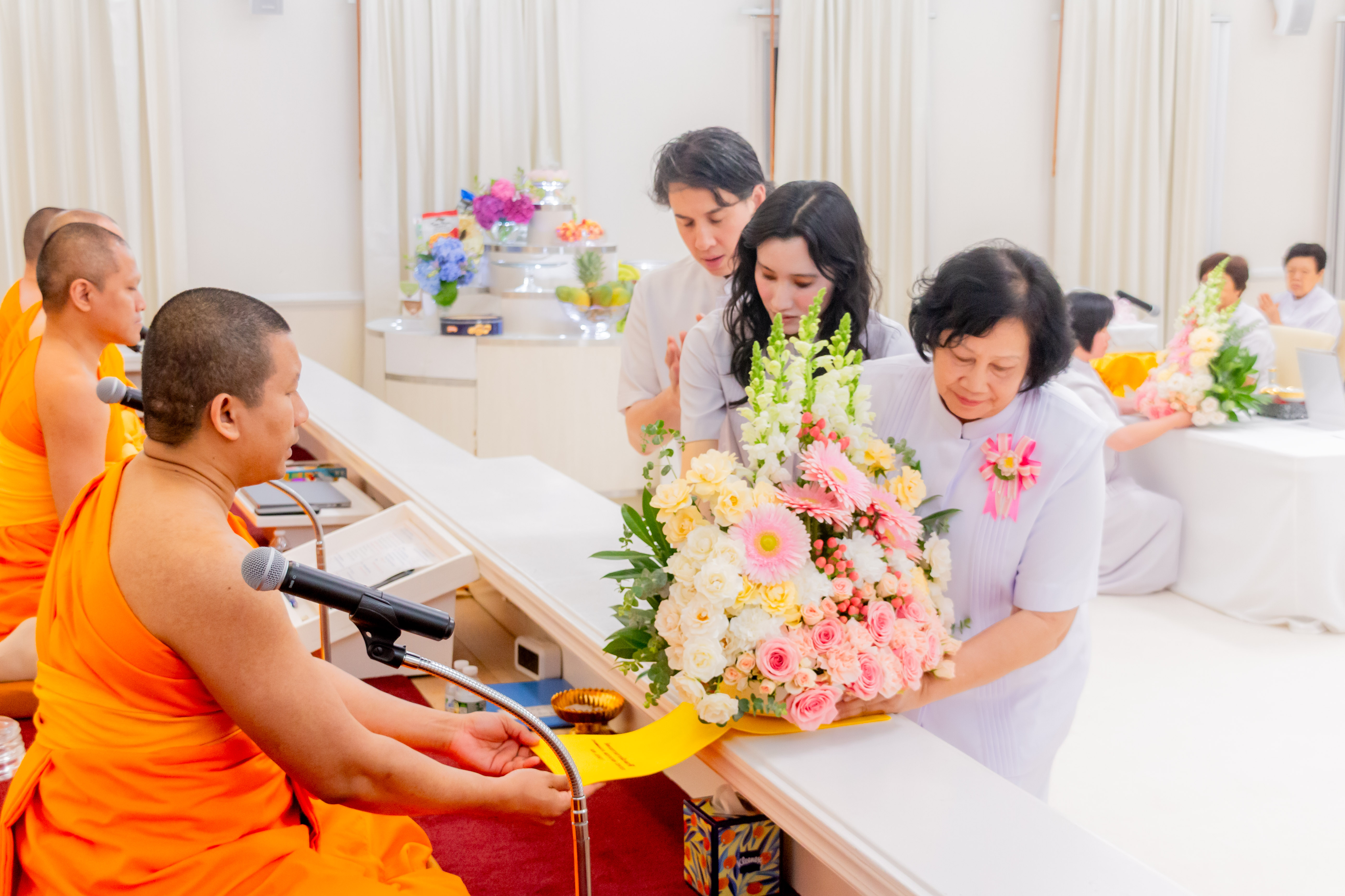 วัดพระธรรมกายนิวเจอร์ซี จัดงานบุญบูชาข้าวพระ