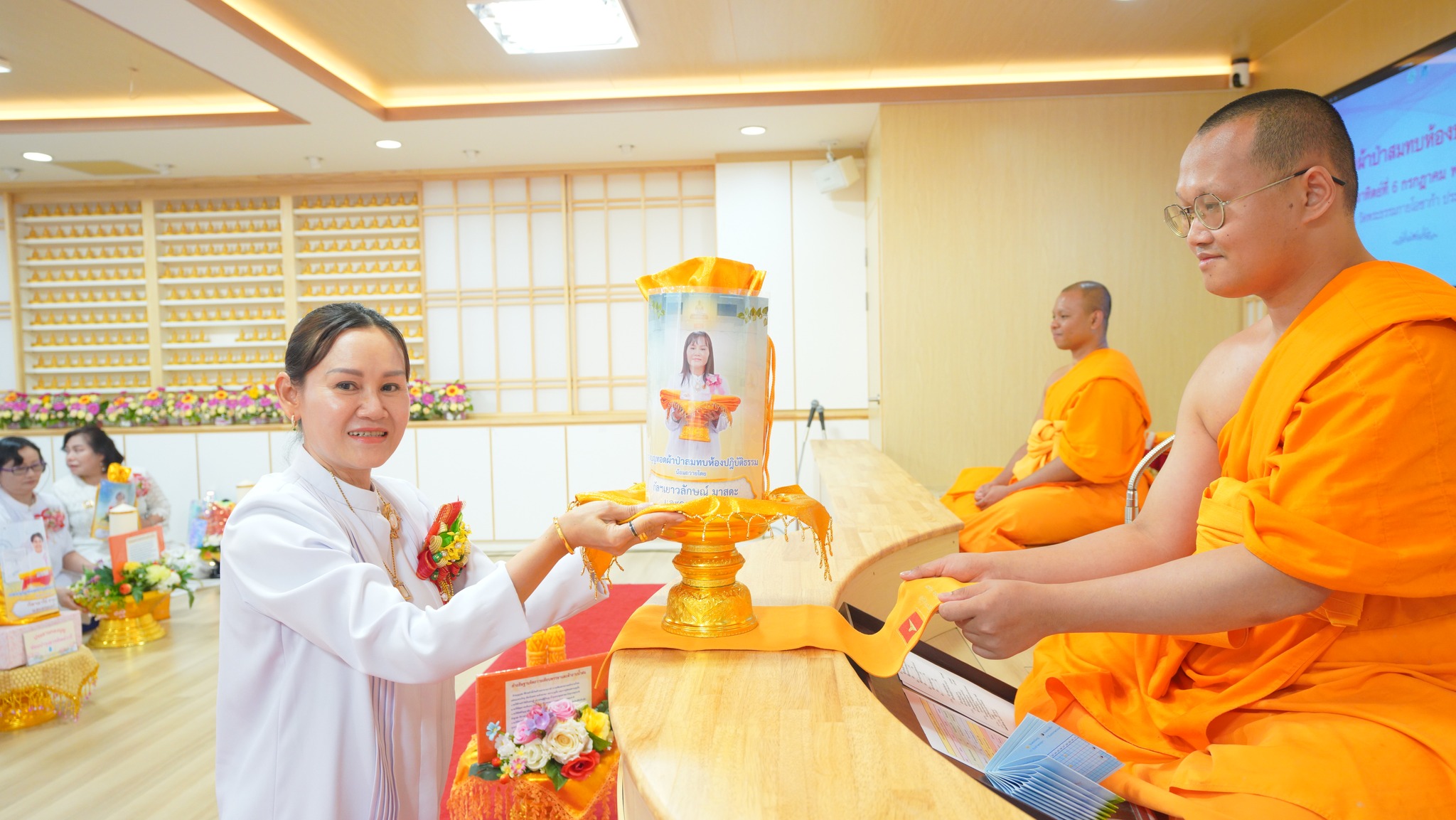 วัดพระธรรมกายโอซาก้า จัดงานบุญบูชาข้าวพระ