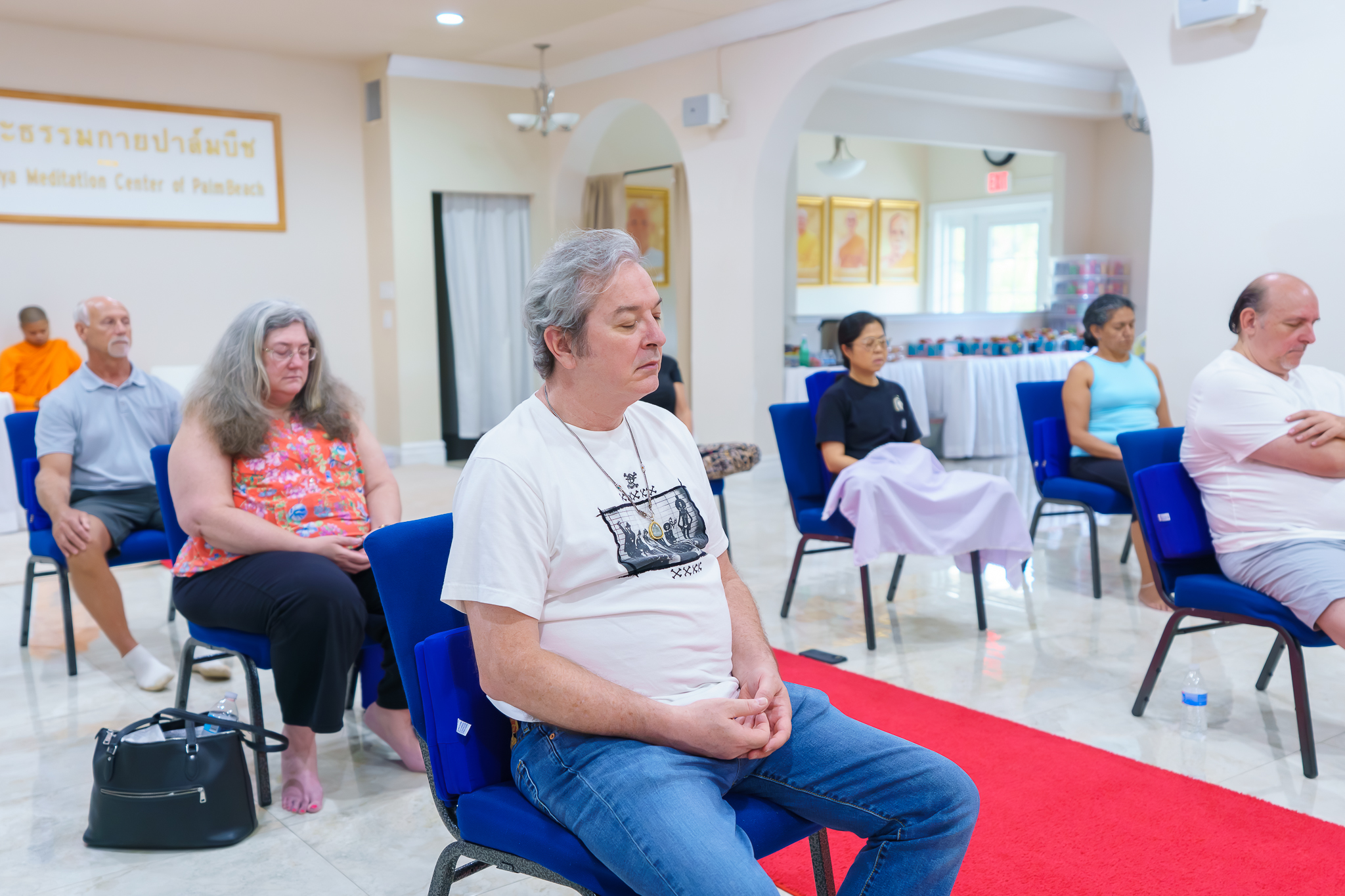 วัดพระธรรมกายปาล์มบีช จัดปฏิบัติธรรมชาวท้องถิ่น
