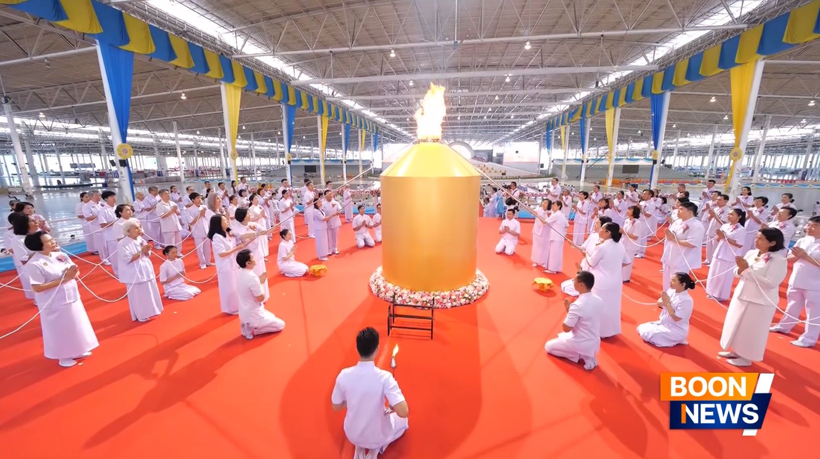 วัดพระธรรมกาย จัดงานบุญวันอาทิตย์ และพิธีจุดเทียนใจไฟนิรันดร์ อนันตชัย