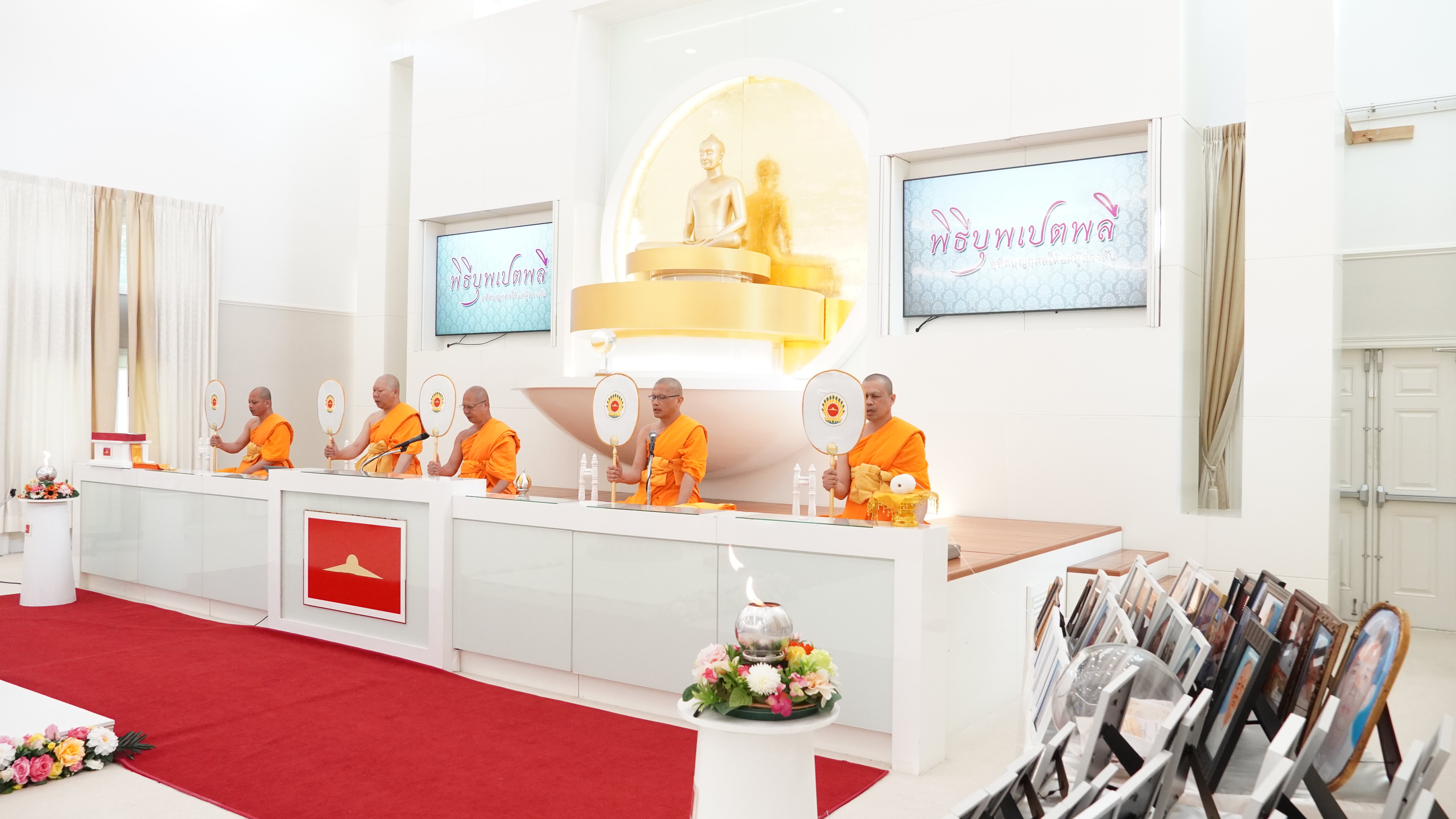 วัดพระธรรมกายฟลอริดา จัดพิธีจุดเทียนใจไฟนิรันดร์