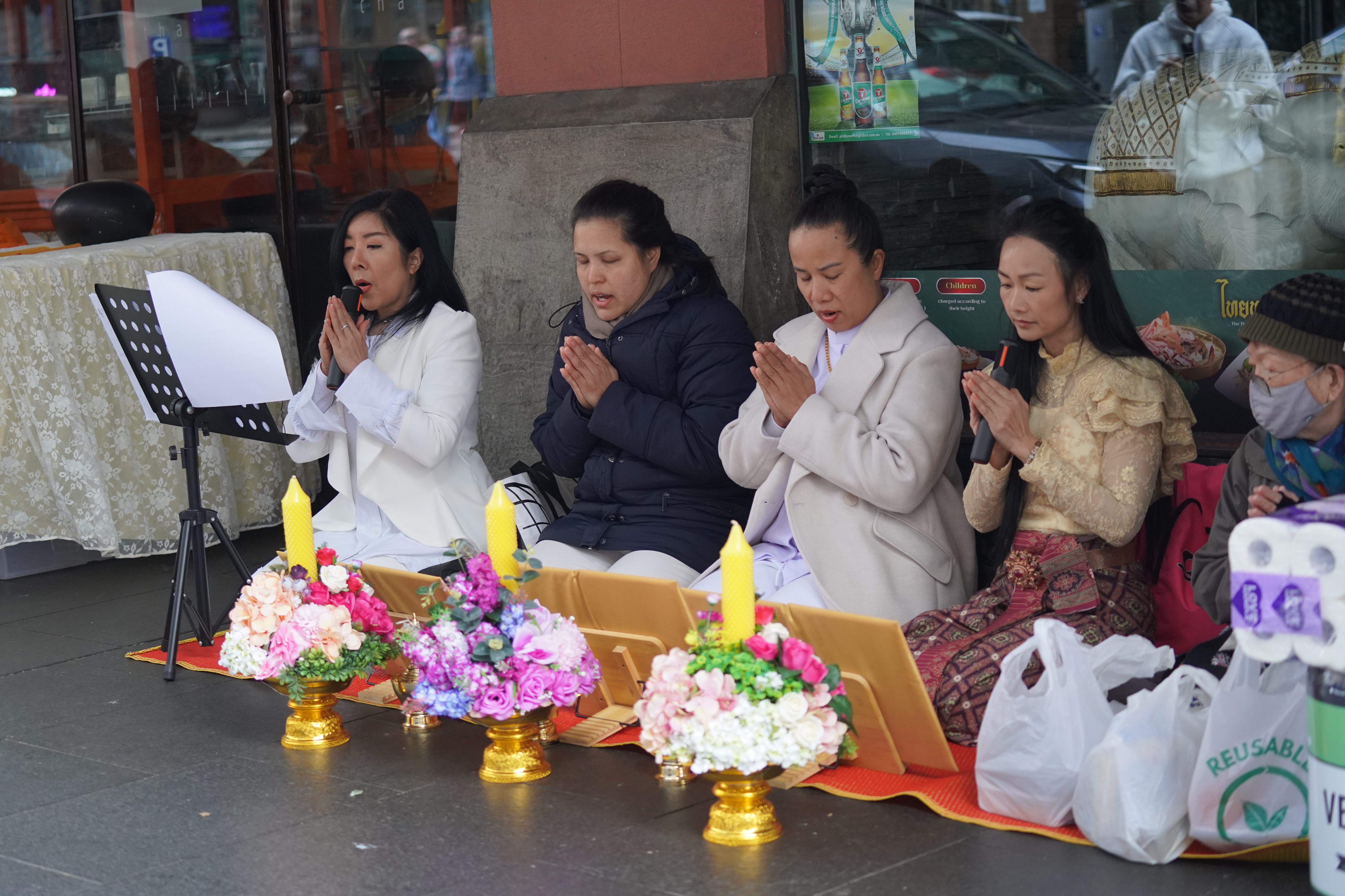 วัดพระธรรมกายนครซิดนีย์ จัดพิธีถวายเทียนพรรษา