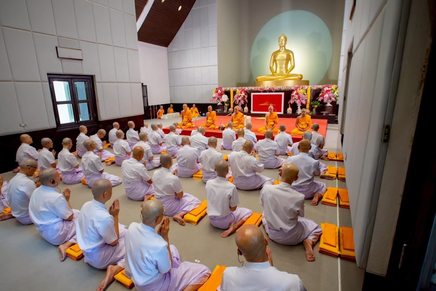 International ordination for 117 ordinands at Wat Phra Dhammakaya
