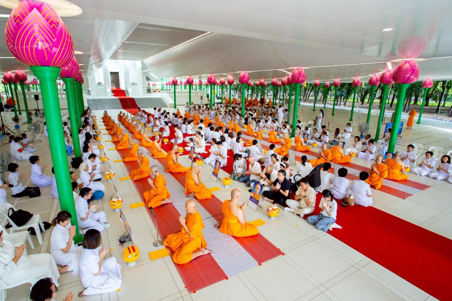 International ordination for 117 ordinands at Wat Phra Dhammakaya