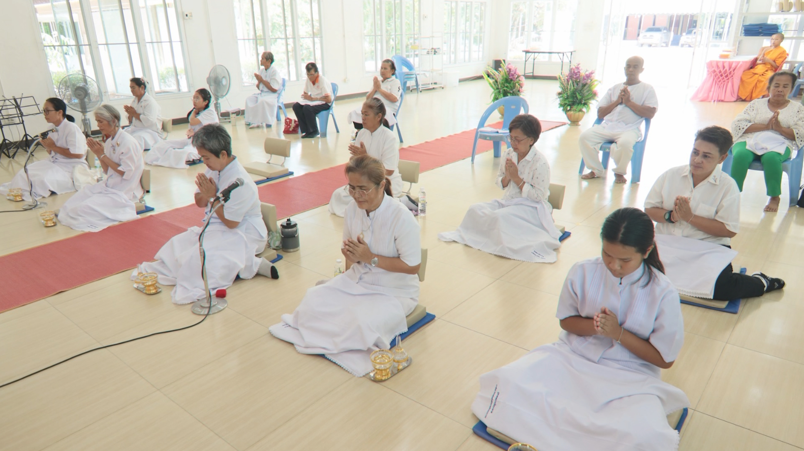 ผู้มีบุญทุกท่านสวดมนต์บทธัมมจักกัปปวัตตนสูตร