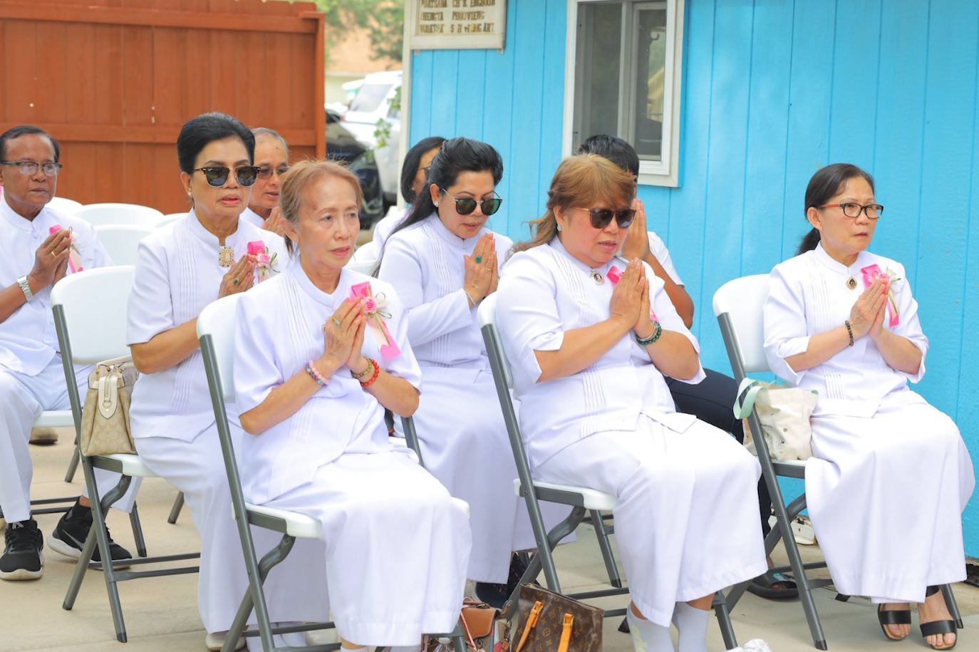 วัดพระธรรมกายแคนซัส จัดพิธีหล่อเทียนพรรษา