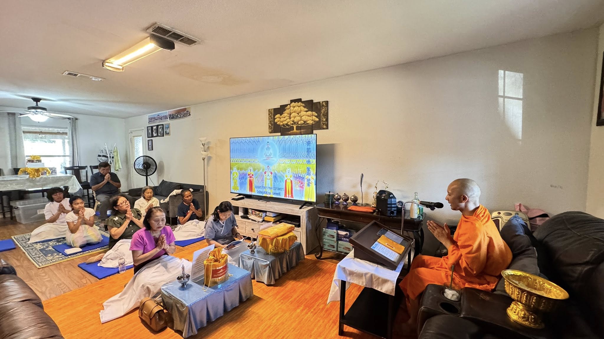 วัดพระธรรมกายเท็กซัส จัดปฏิบัติธรรมบ้านกัลยาณมิตร