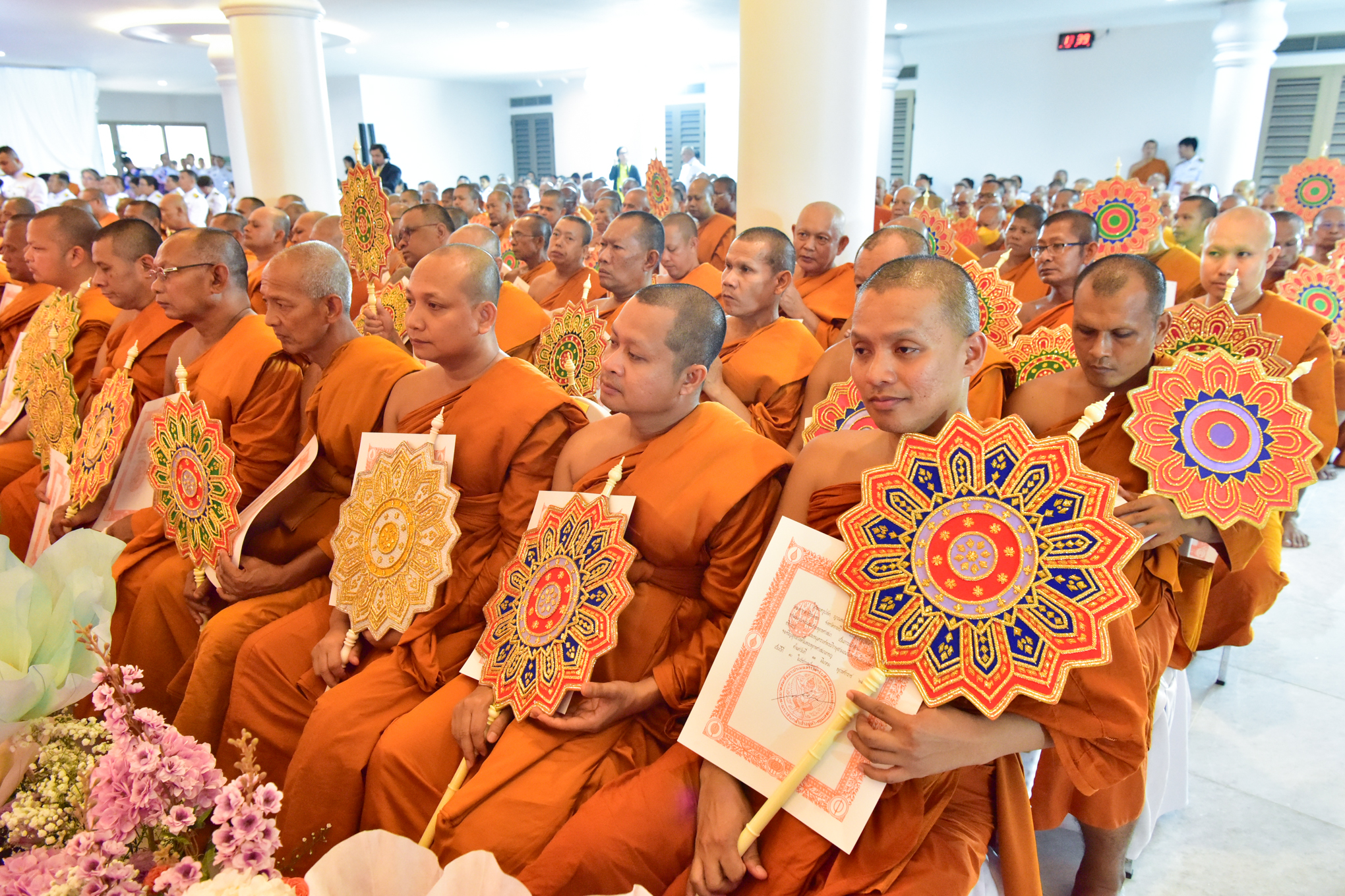 พิธีพระราชทานสัญญาบัตร พัดยศและผ้าไตรคณะสงฆ์หนใต้