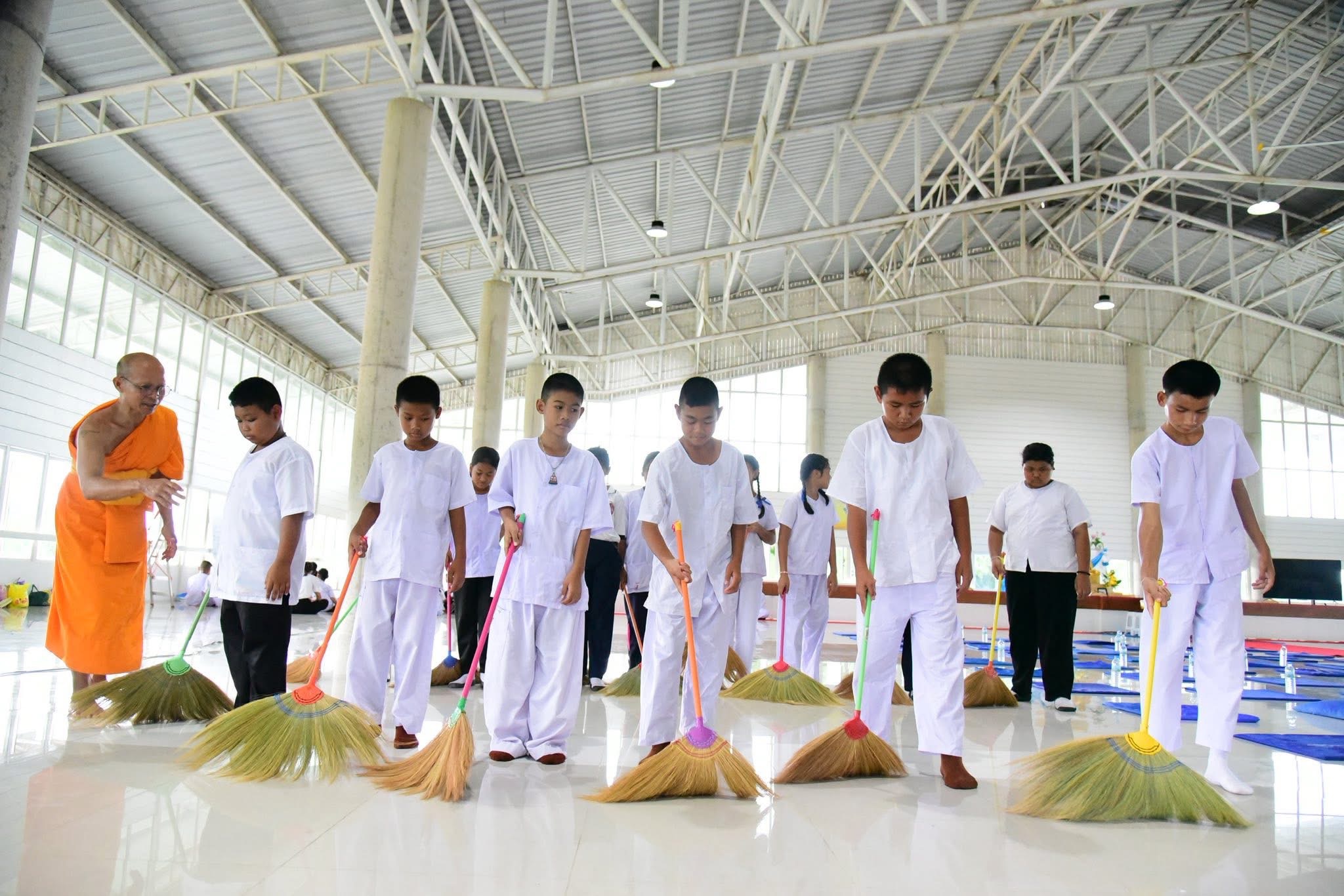 โครงการค่ายปฏิบัติธรรมเฉลิมพระเกียรติ ต้านยาเสพติดในสถานศึกษา ณ ณธุดงคสถานนครสวรรค์