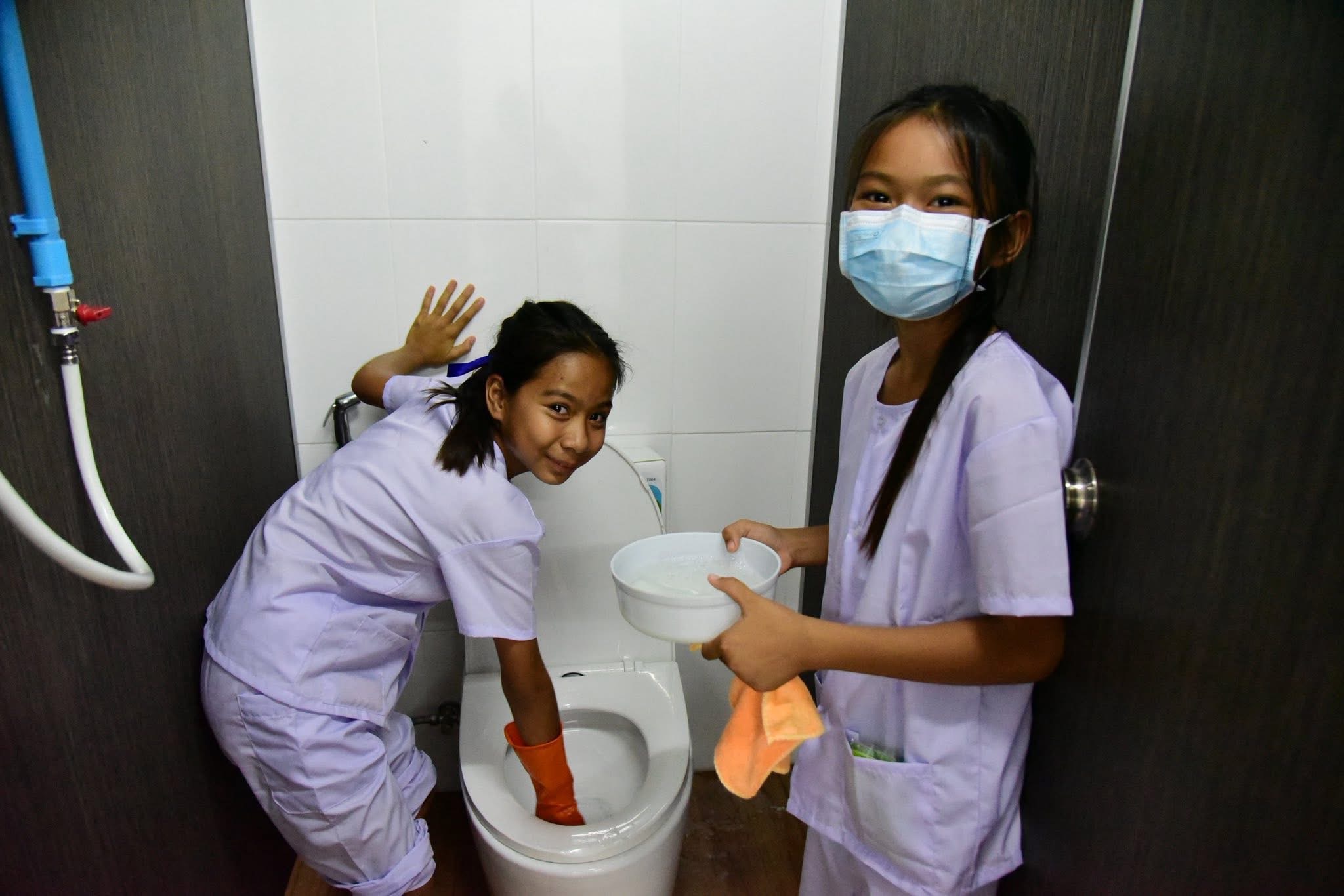 โครงการค่ายปฏิบัติธรรมเฉลิมพระเกียรติ ต้านยาเสพติดในสถานศึกษา ณ ณธุดงคสถานนครสวรรค์