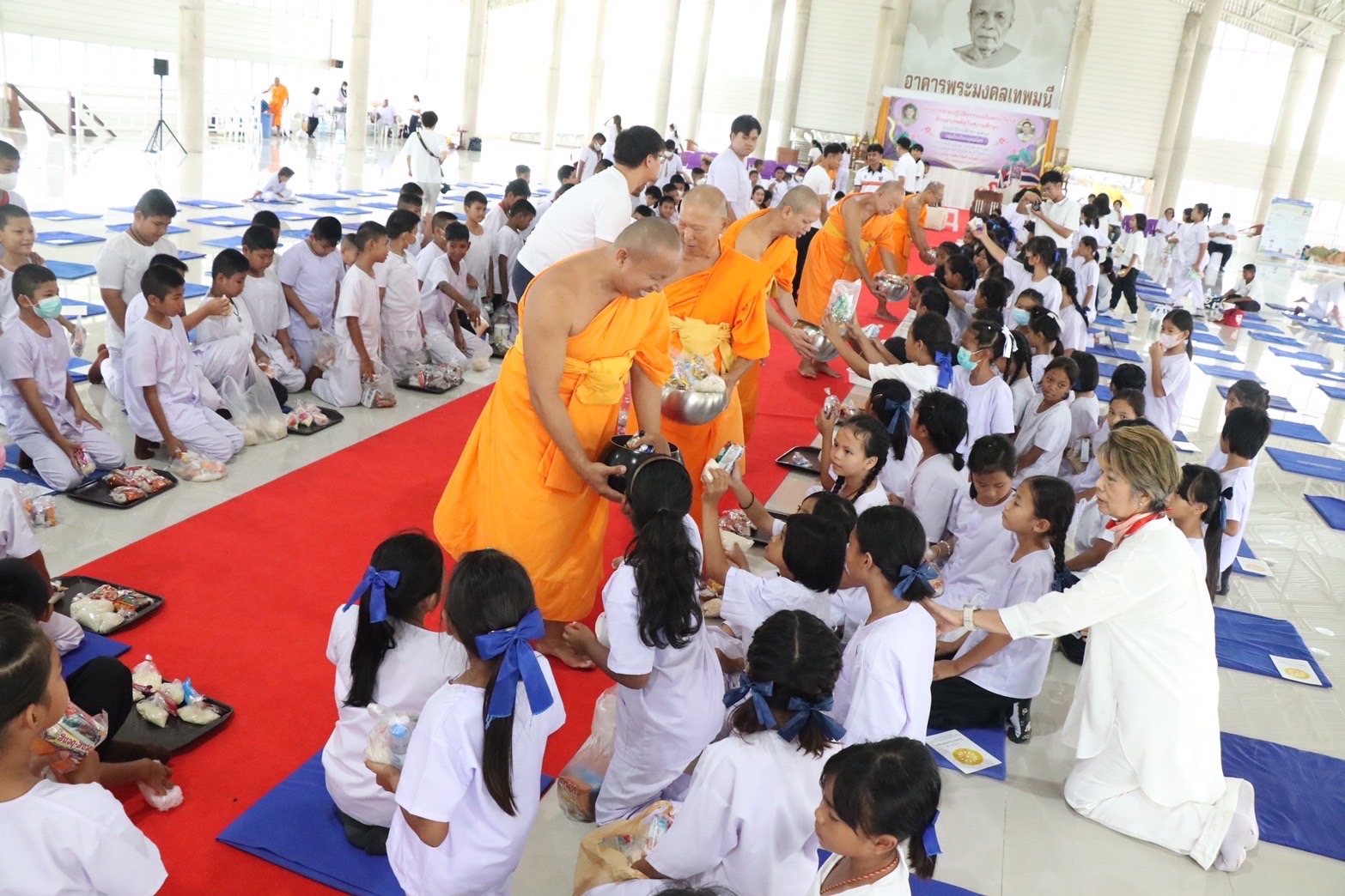 โครงการค่ายปฏิบัติธรรมเฉลิมพระเกียรติ ต้านยาเสพติดในสถานศึกษา ณ ณธุดงคสถานนครสวรรค์