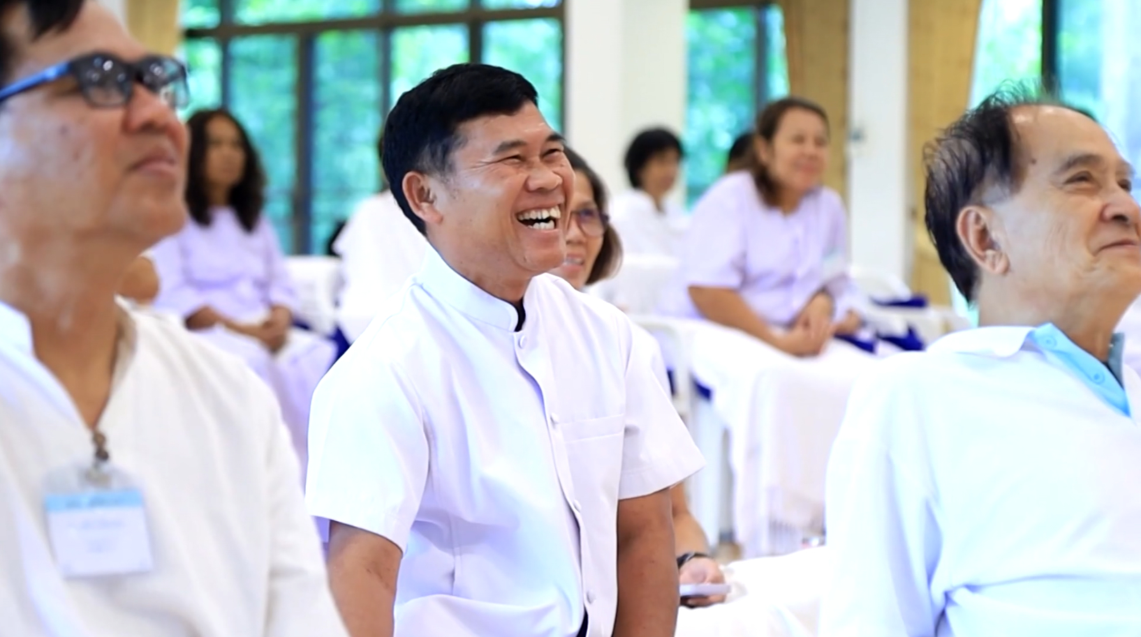 ชมรมพุทธศาสตร์สากล จัดโครงการปฏิบัติธรรมครูฟื้นฟูศีลธรรมโลก