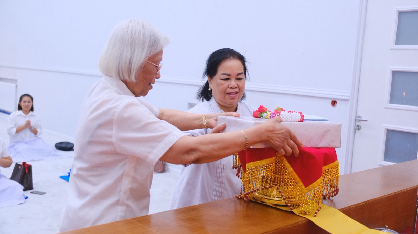 วัดพระธรรมกายบอร์คโด จัดปฏิบัติธรรมวันอาทิตย์
