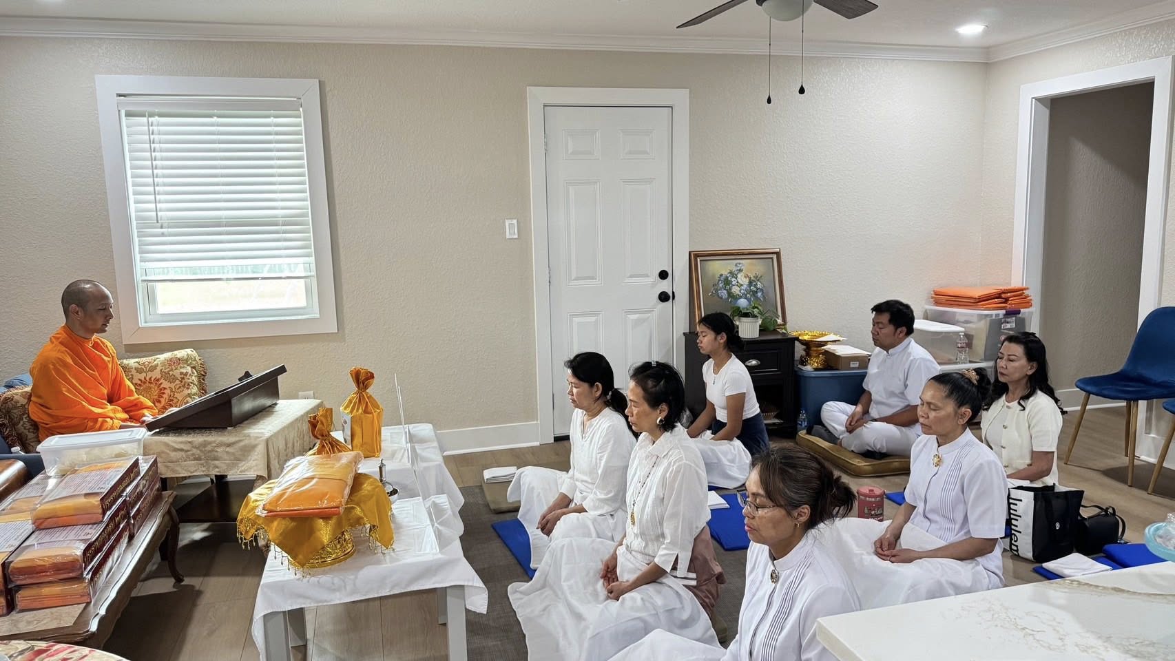 วัดพระธรรมกายเท็กซัส จัดปฏิบัติธรรมบ้านกัลยาณมิตร ณ เมืองฮิวสตัน