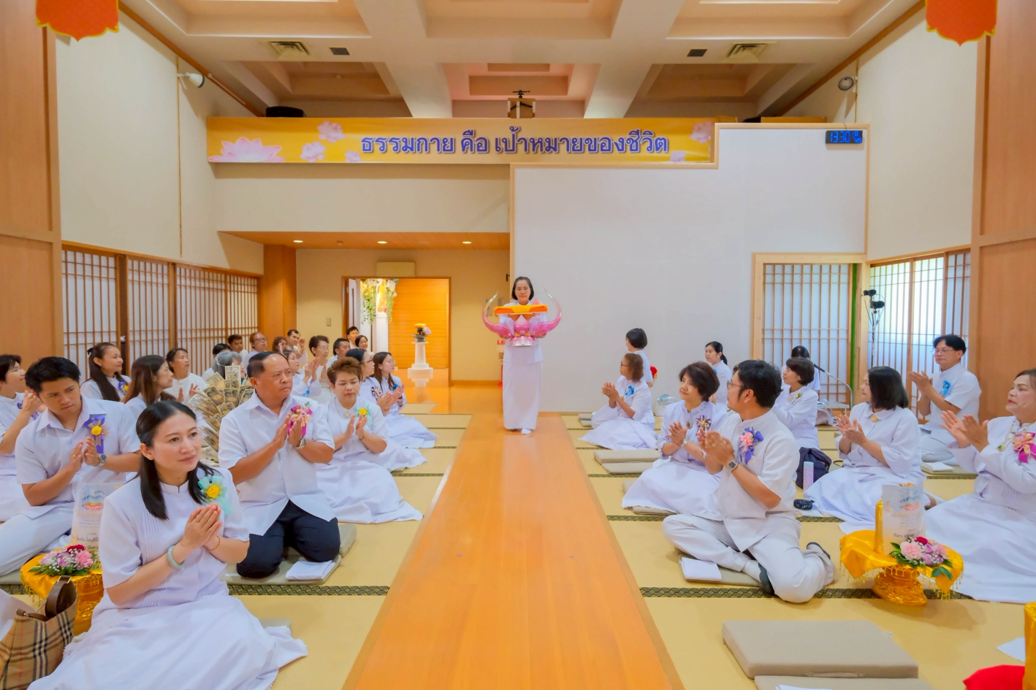 วัดพระธรรมกายคานากาว่า จัดพิธีทอดผ้าป่าฉลองชัยครบรอบ 21 ปี เพื่อบูรณะพื้นวัด