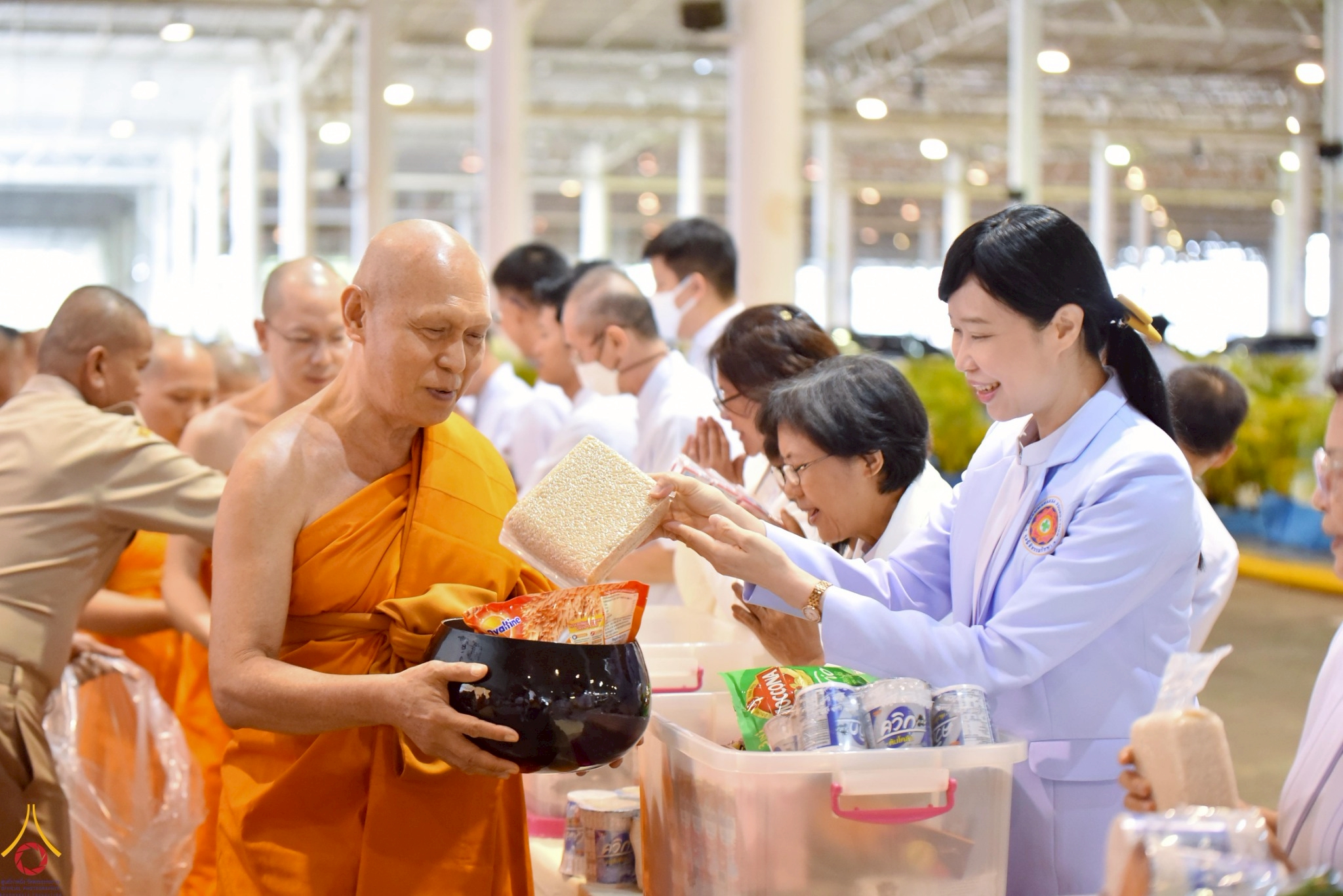 คณะสงฆ์และพสกนิกร อ.คลองหลวง จัดกิจกรรมเฉลิมพระเกียรติพระบาทสมเด็จพระเจ้าอยู่หัว