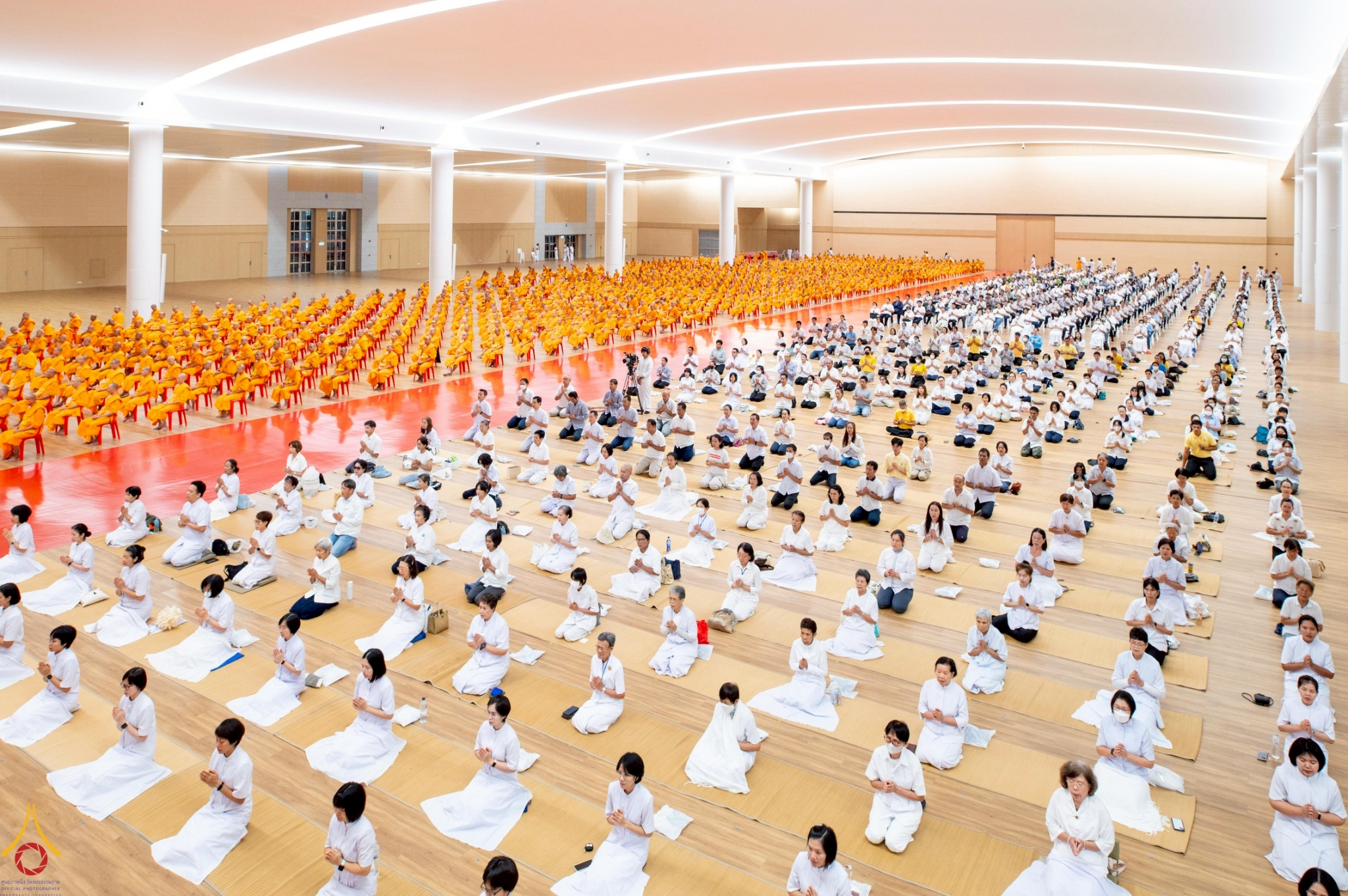 คณะสงฆ์และพสกนิกร อ.คลองหลวง จัดกิจกรรมเฉลิมพระเกียรติพระบาทสมเด็จพระเจ้าอยู่หัว