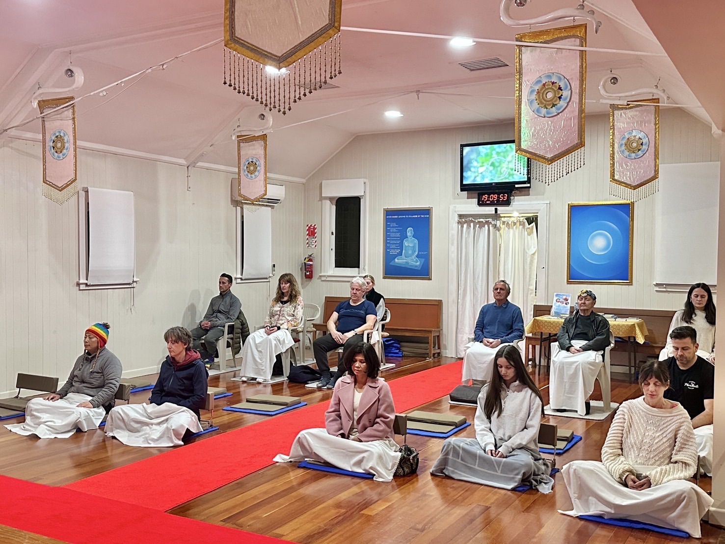 วัดพระธรรมกายโอ๊คแลนด์ จัดปฏิบัติธรรมประจำสัปดาห์แก่ชาวท้องถิ่น