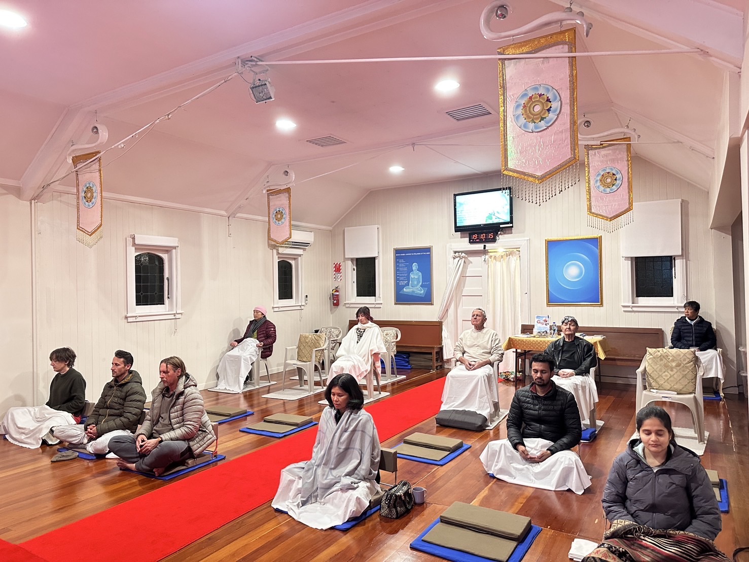 วัดพระธรรมกายโอ๊คแลนด์ จัดปฏิบัติธรรมประจำสัปดาห์แก่ชาวท้องถิ่น