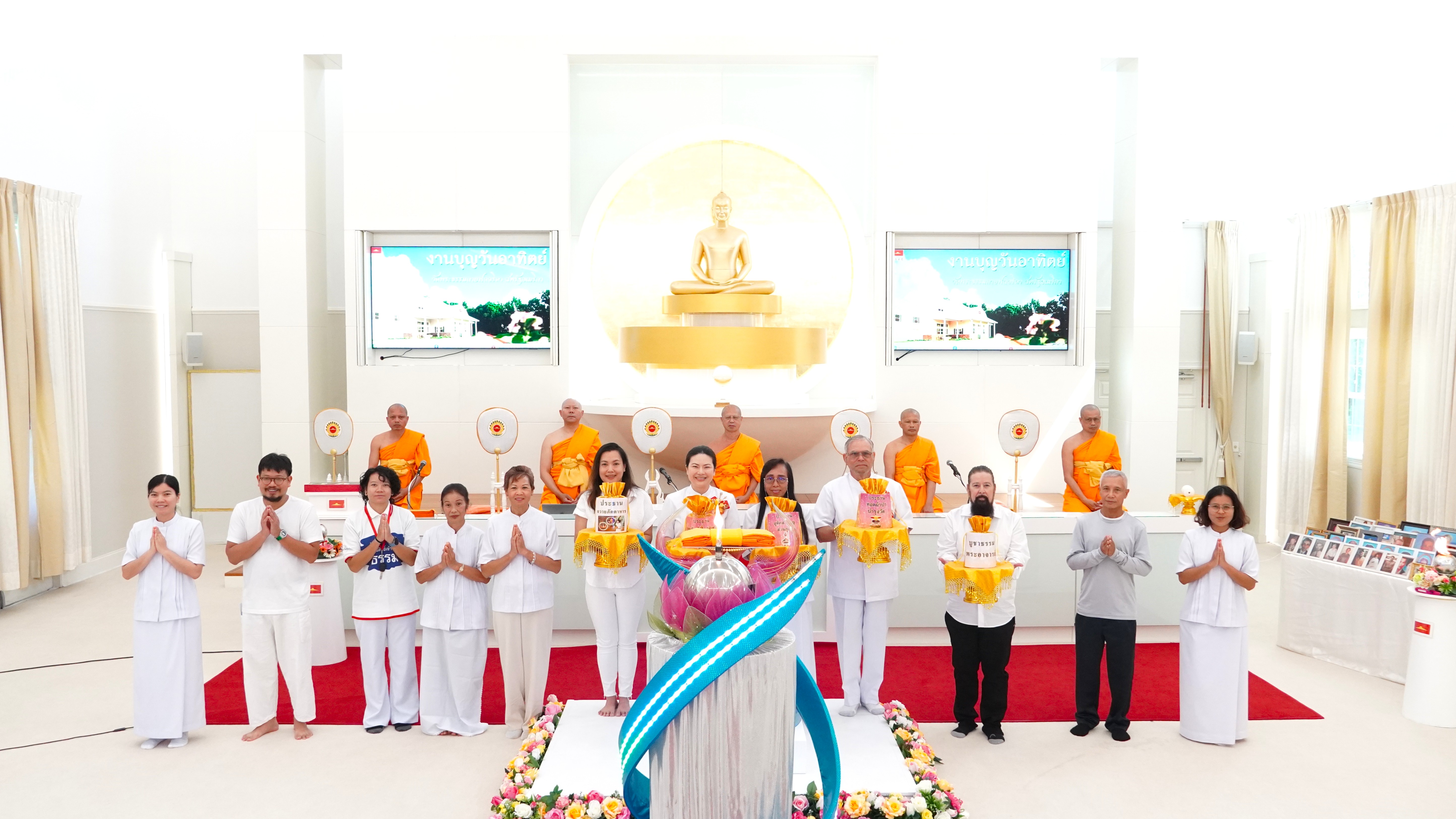 วัดพระธรรมกายฟลอริดา จัดพิธีจุดเทียนใจไฟนิรันดร์อนันตชัย