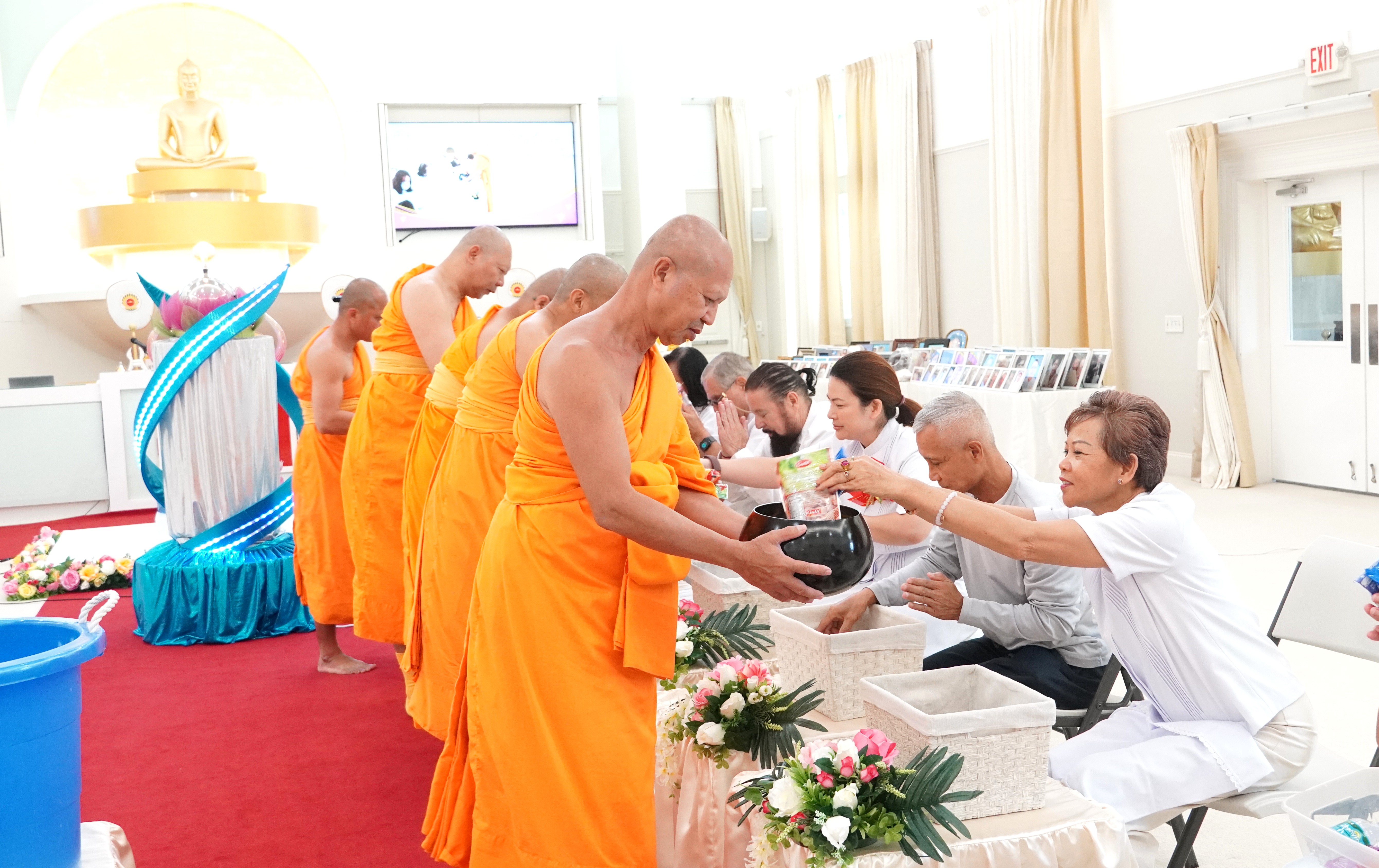 วัดพระธรรมกายฟลอริดา จัดพิธีจุดเทียนใจไฟนิรันดร์อนันตชัย