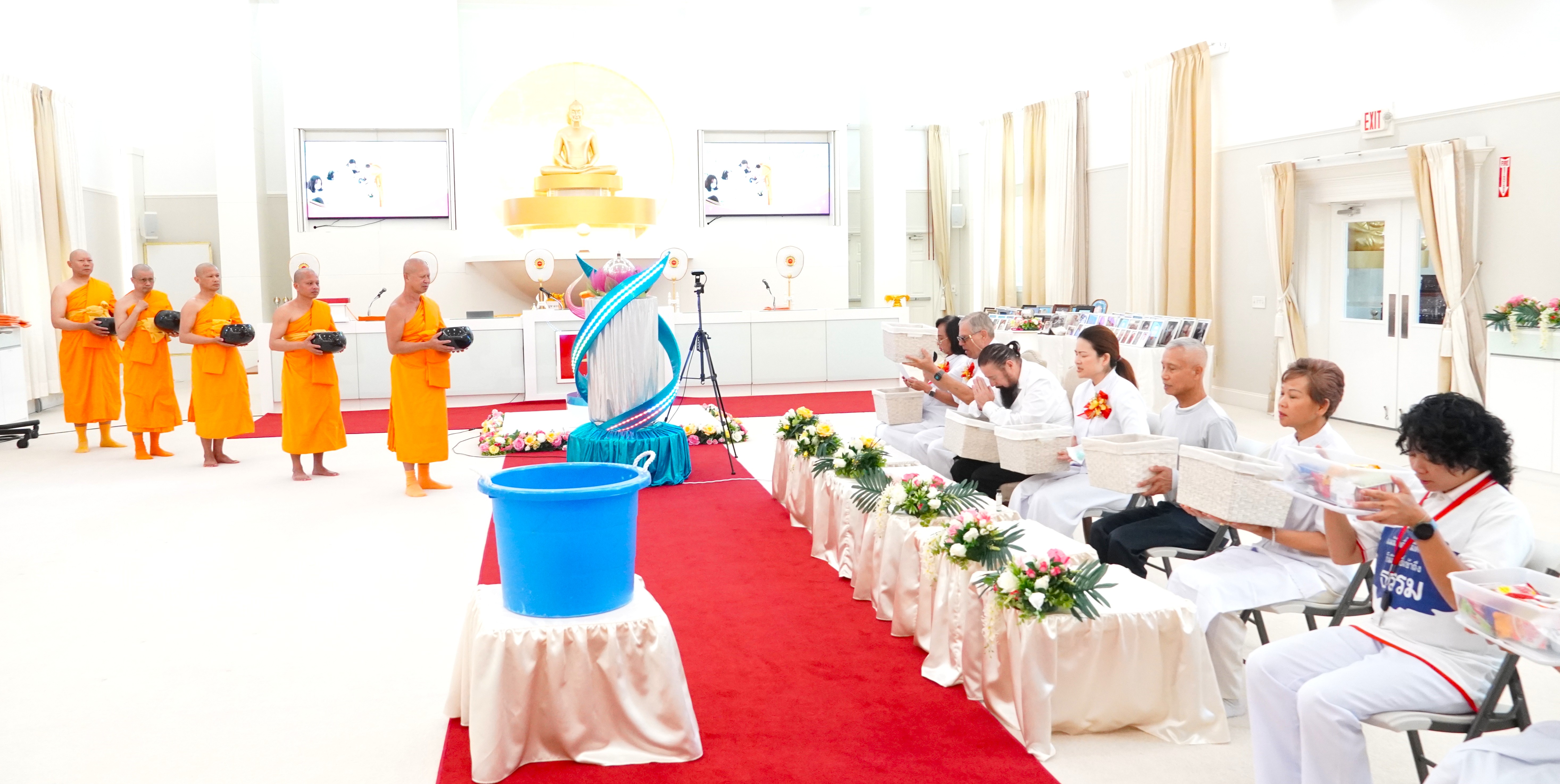 วัดพระธรรมกายฟลอริดา จัดพิธีจุดเทียนใจไฟนิรันดร์อนันตชัย