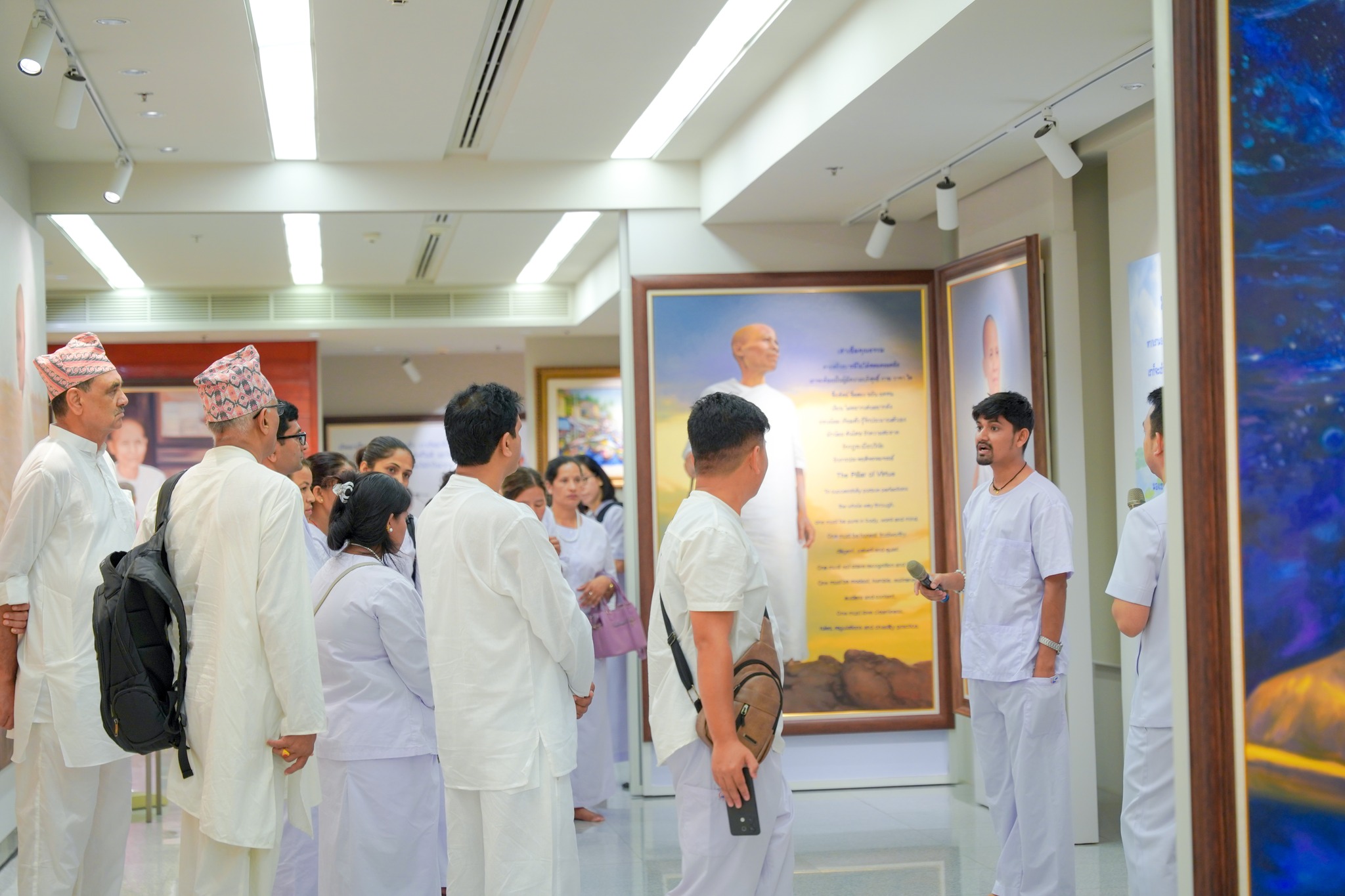 คณะครูและผู้นำชุมชนจากประเทศเนปาล มาเยือนวัดพระธรรมกาย