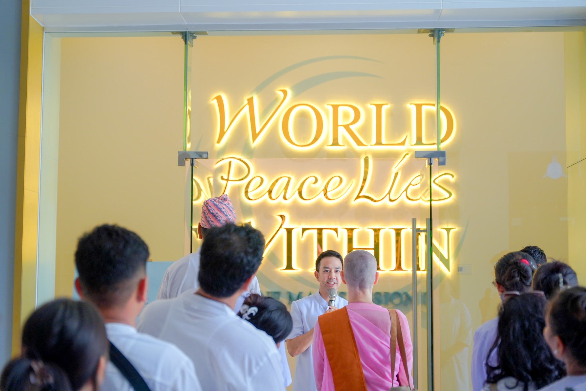 คณะครูและผู้นำชุมชนจากประเทศเนปาล มาเยือนวัดพระธรรมกาย