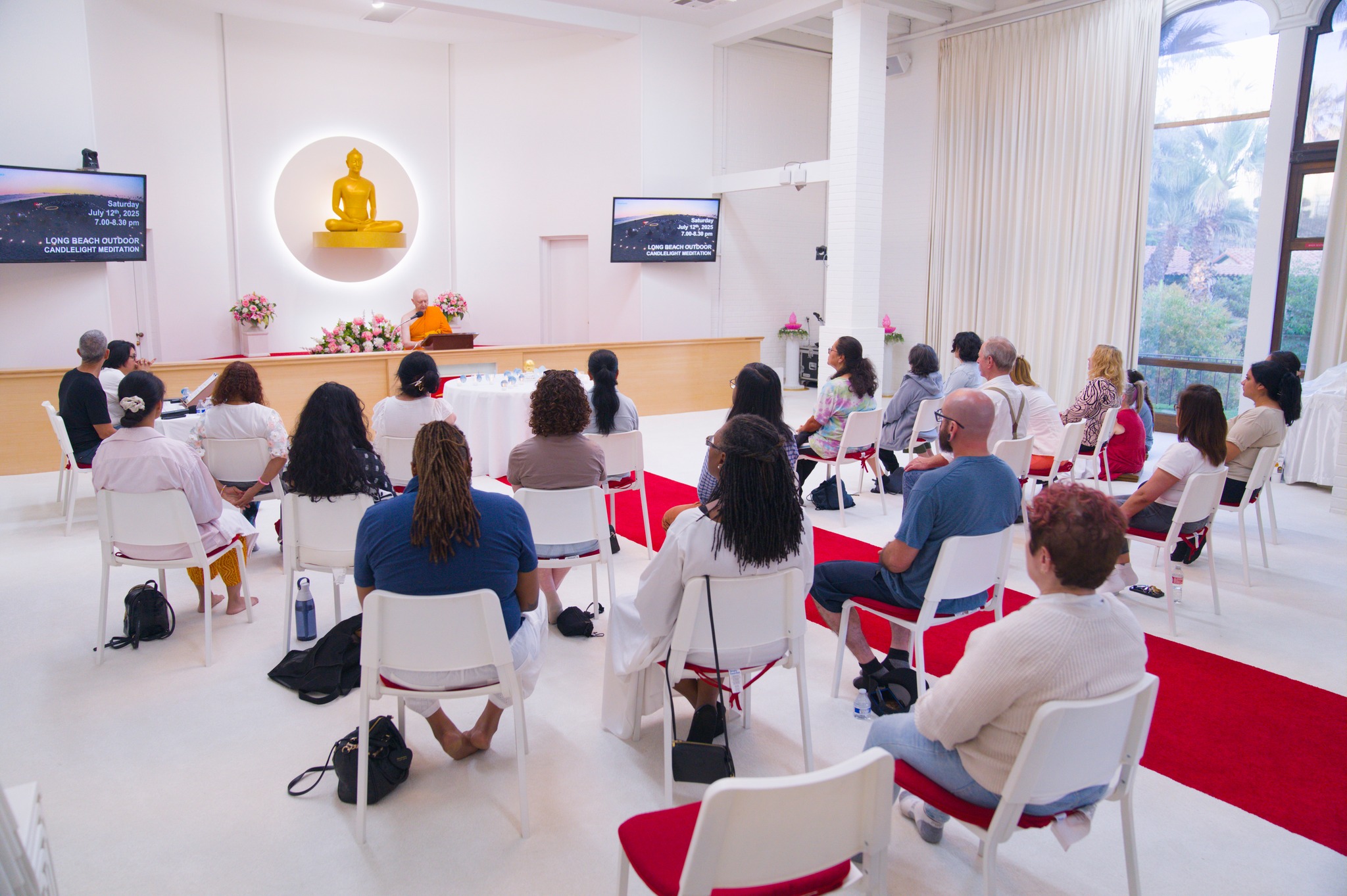 วัดพระธรรมกายแคลิฟอร์เนีย จัดกิจกรรม Full Moon Meditation