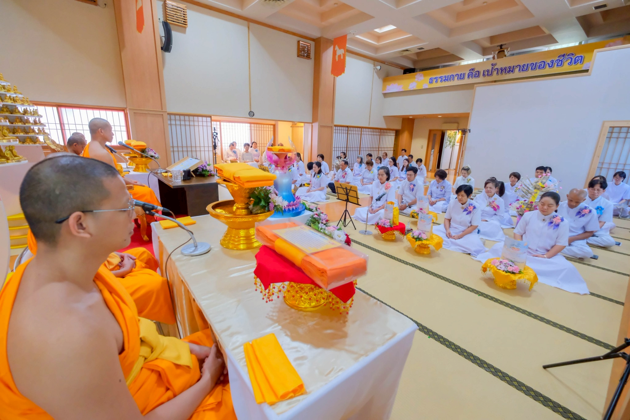 วัดพระธรรมกายคานากาว่า จัดพิธีทอดผ้าป่าฉลองชัยครบรอบ 21 ปี เพื่อบูรณะพื้นวัด