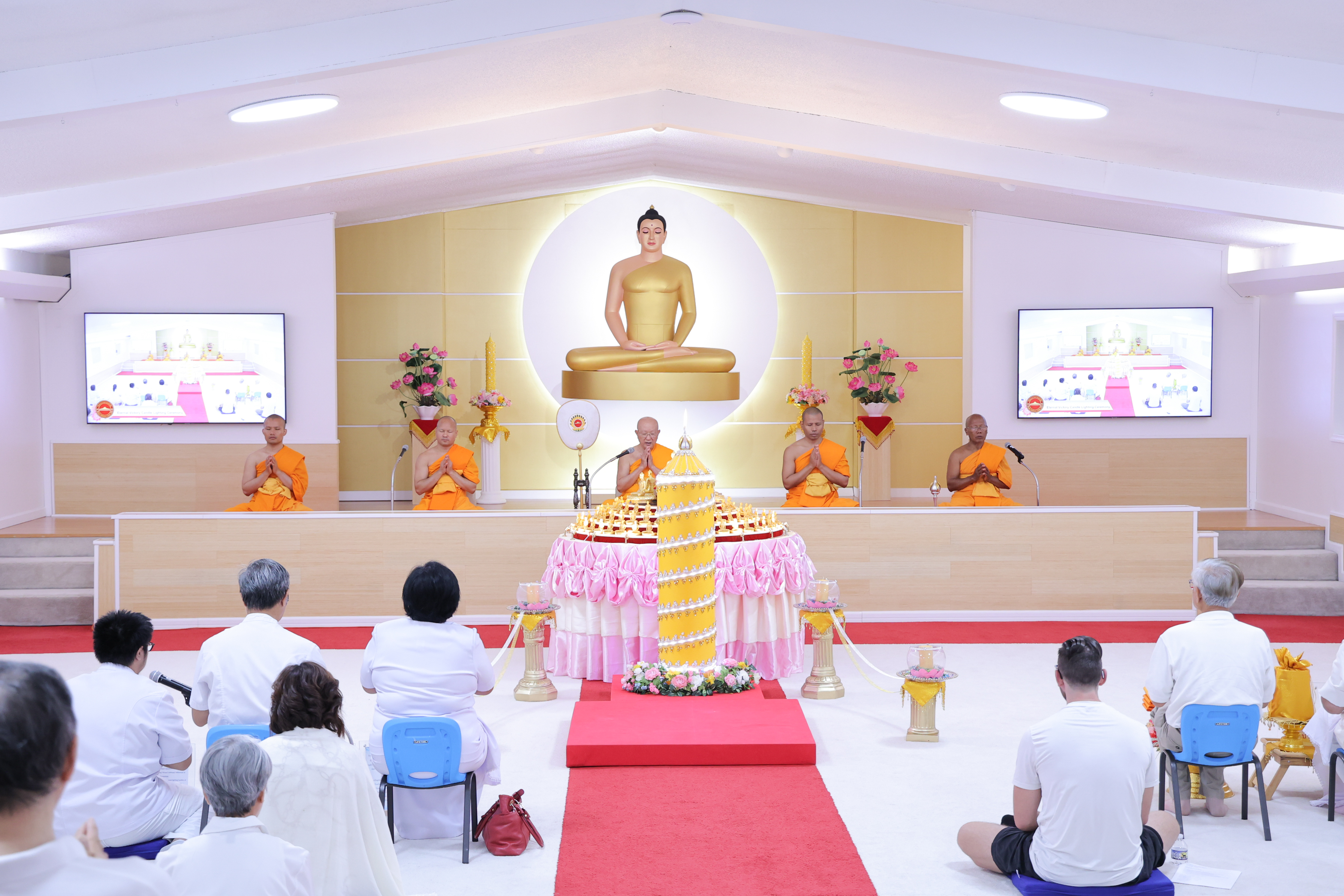 วัดพระธรรมกายจอร์เจีย จัดพิธีจุดเทียนใจไฟนิรันดร์อนันตชัย