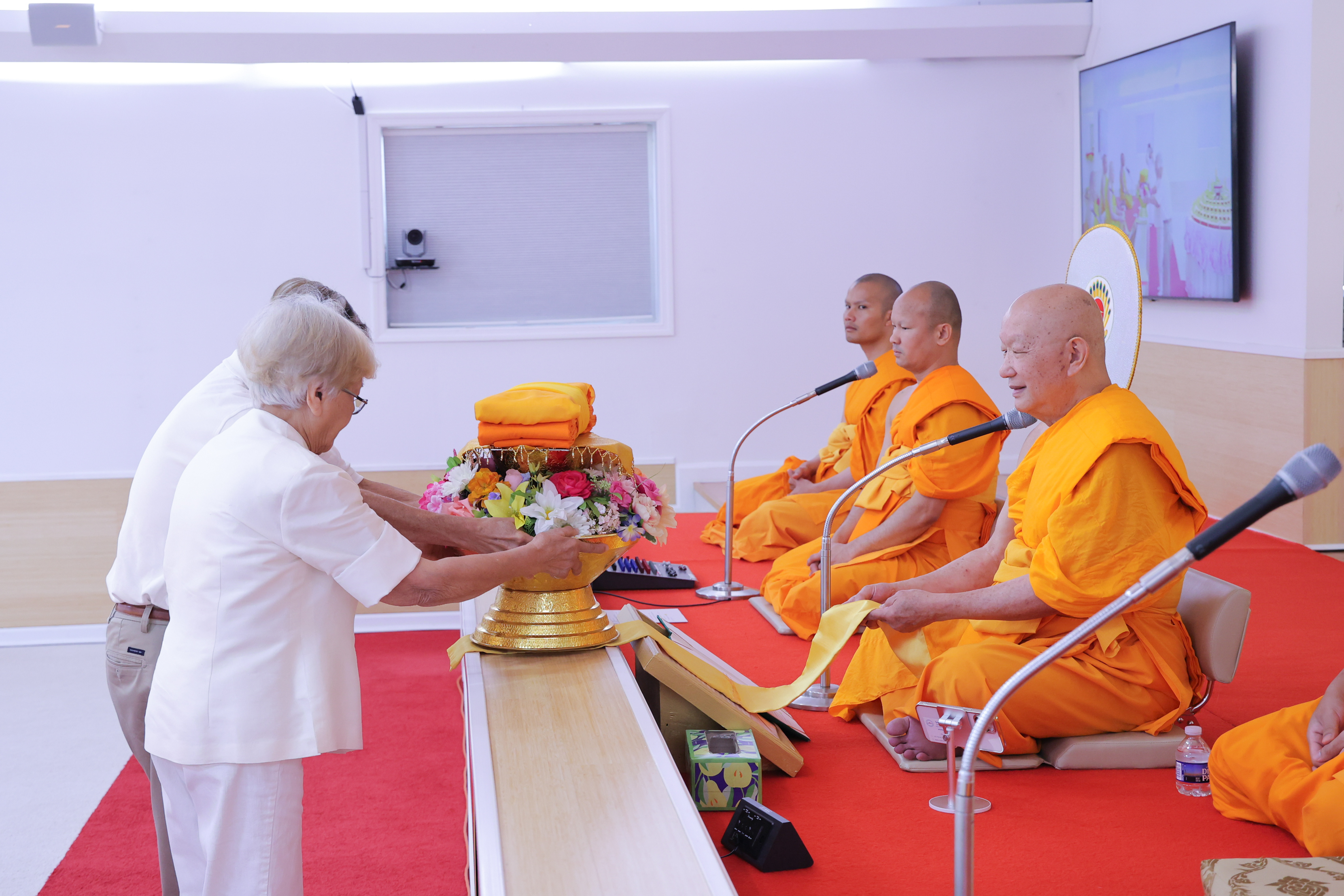วัดพระธรรมกายจอร์เจีย จัดพิธีจุดเทียนใจไฟนิรันดร์อนันตชัย