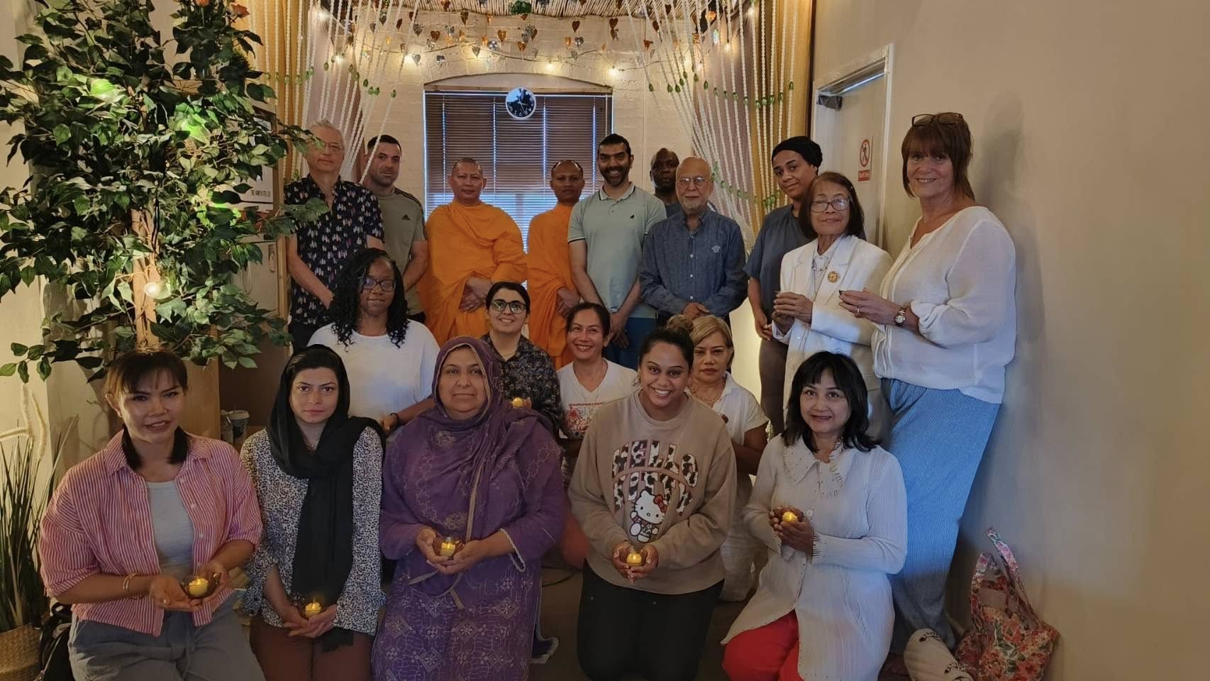 วัดพระธรรมกายลอนดอน จัดปฏิบัติธรรม ณ ร้าน Thai Massage & Spa