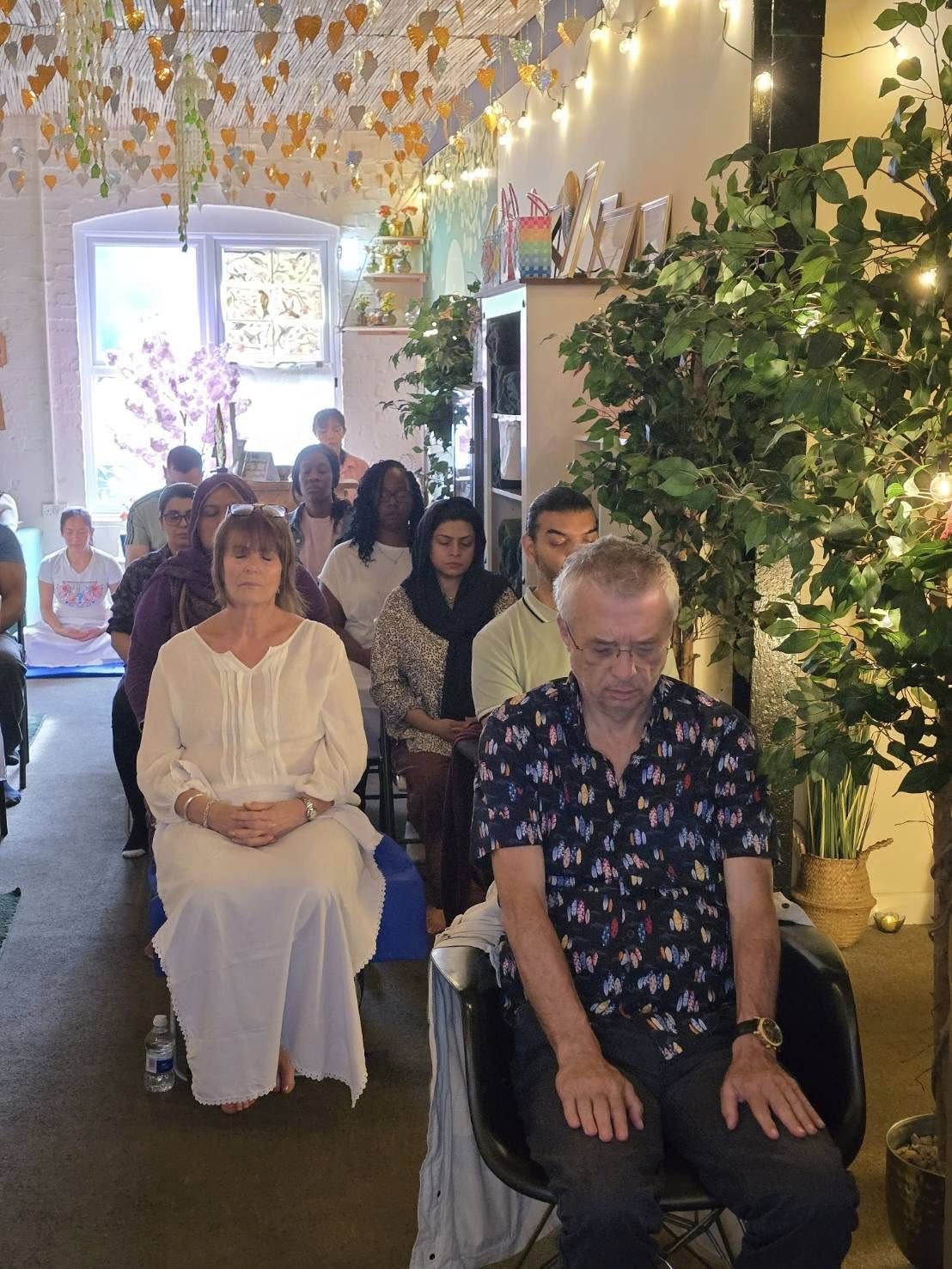 วัดพระธรรมกายลอนดอน จัดปฏิบัติธรรม ณ ร้าน Thai Massage & Spa