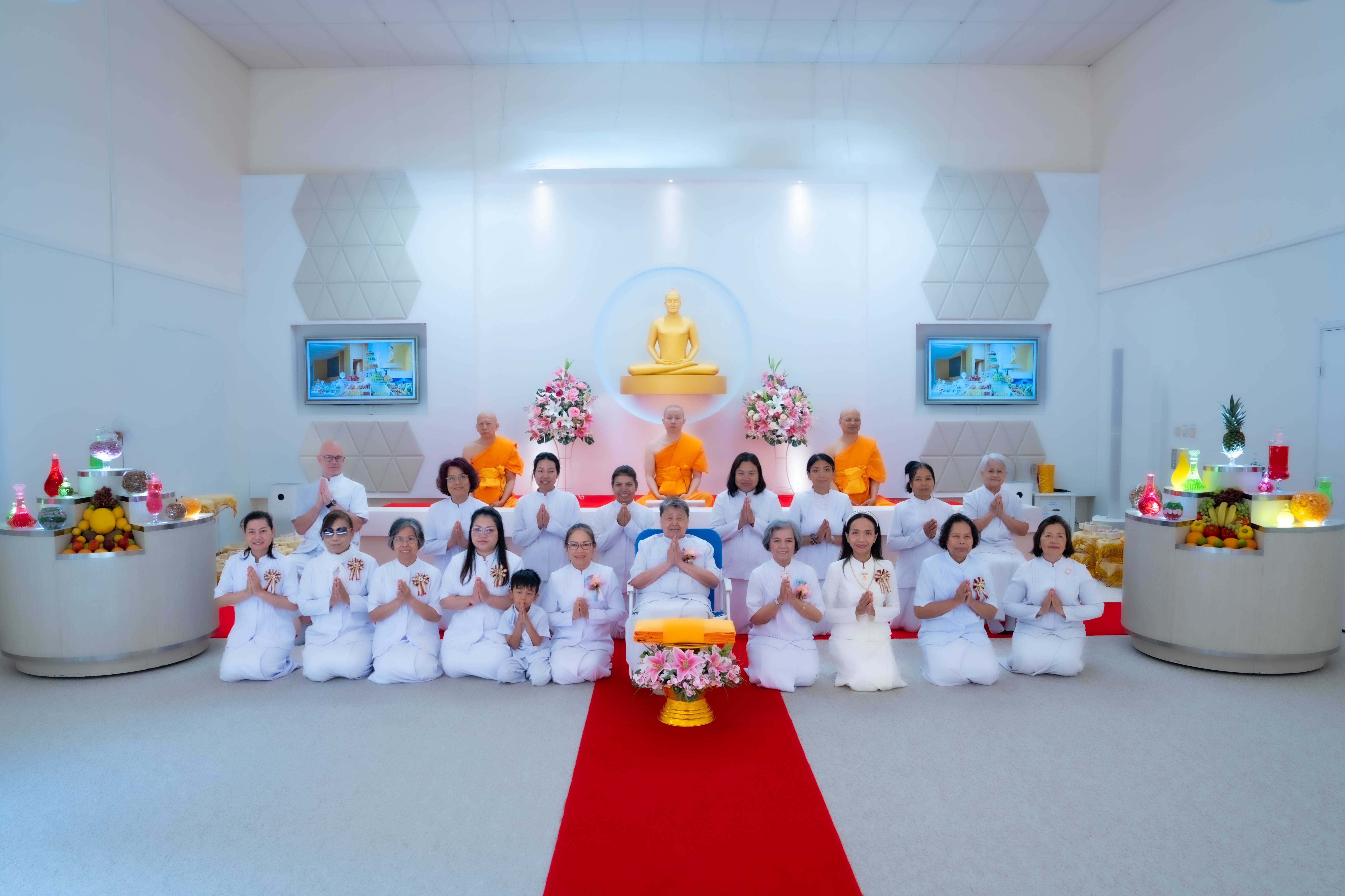 วัดพระธรรมกายสตอกโฮล์ม จัดงานบุญบูชาข้าวพระ