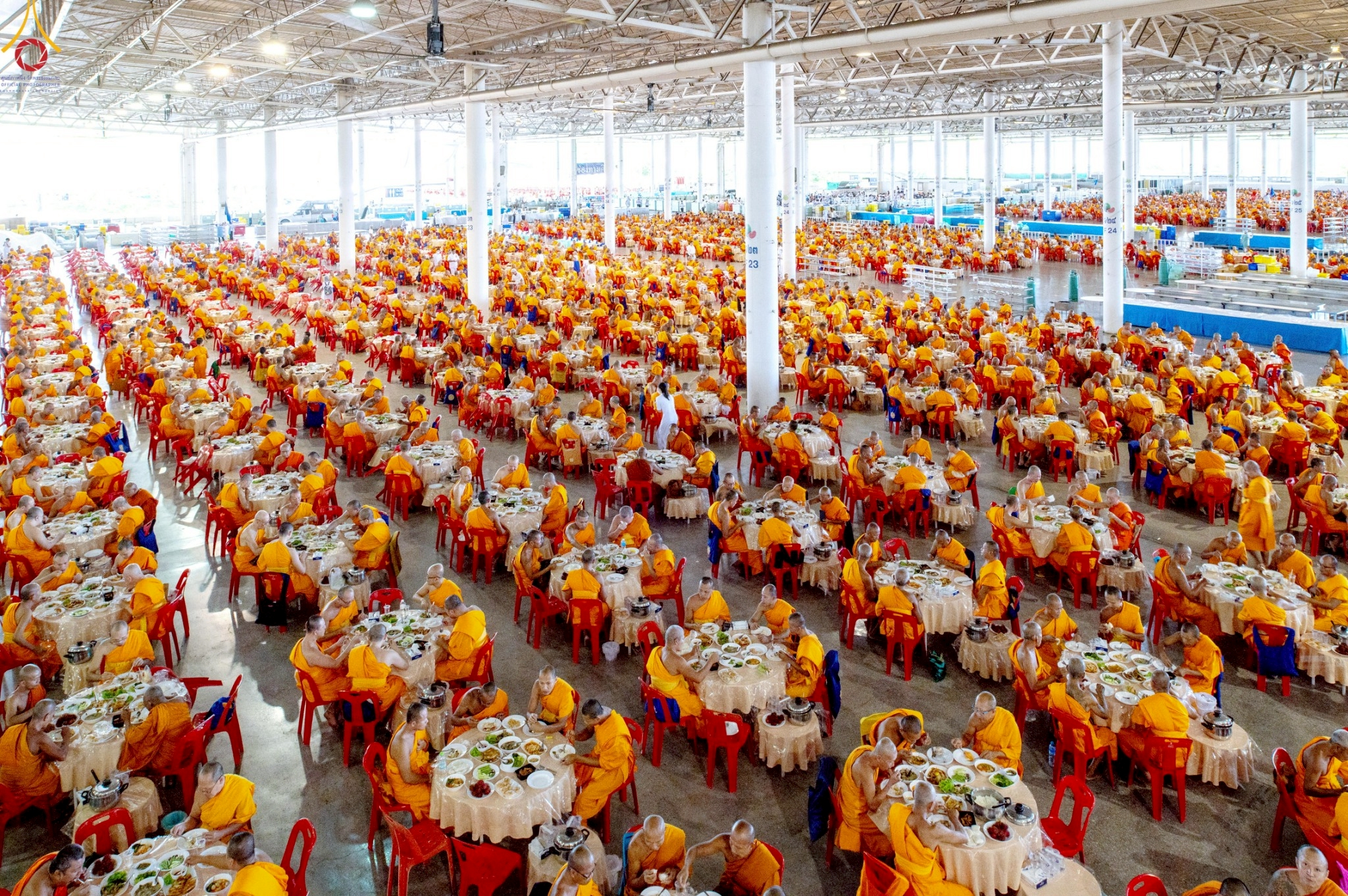 วัดพระธรรมกาย จัดพิธีบูชาข้าวพระ และงานบุญเนื่องในวันสมาธิโลก