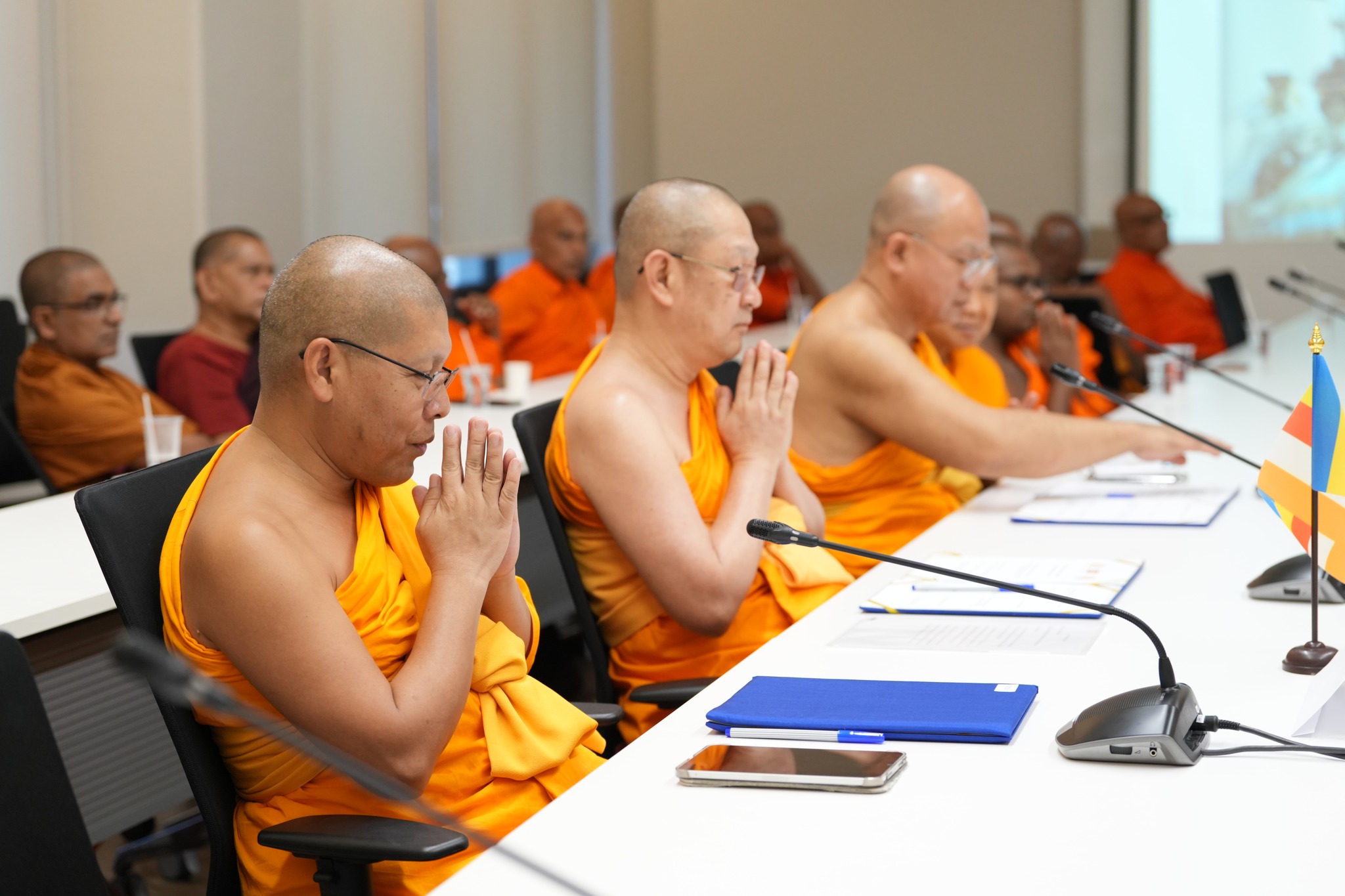 วัดพระธรรมกาย-องค์กรพุทธโลก เซ็น MOU 3 ประเทศ สวดธรรมจักร สร้างเครือข่ายสันติภาพโลก