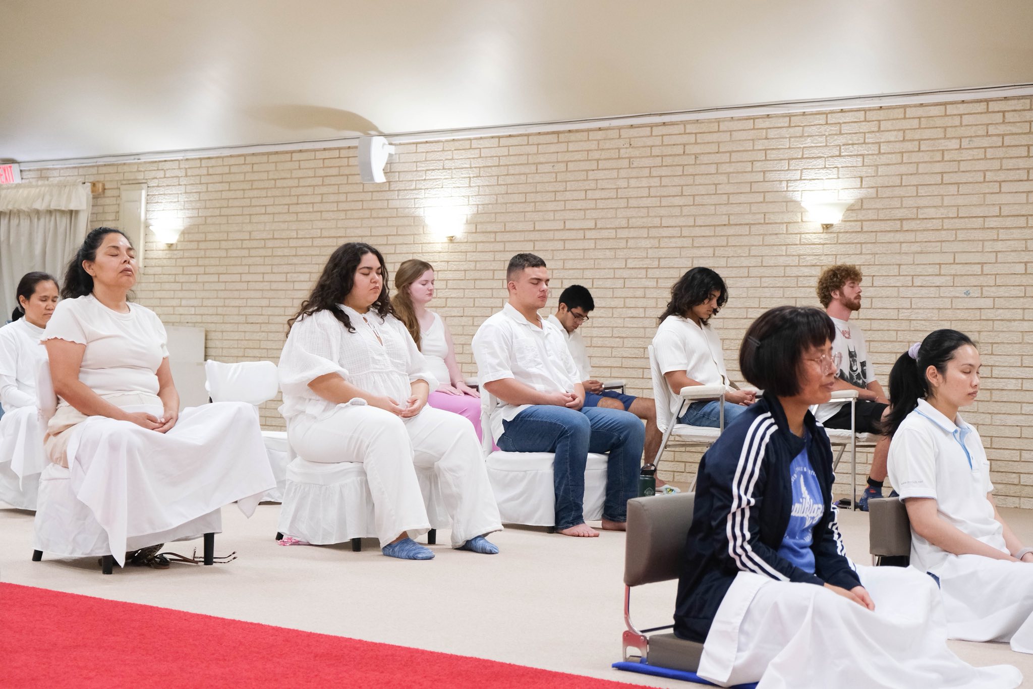 วัดพระธรรมกายเท็กซัส จัดคลาสสมาธิแก่ชาวท้องถิ่น