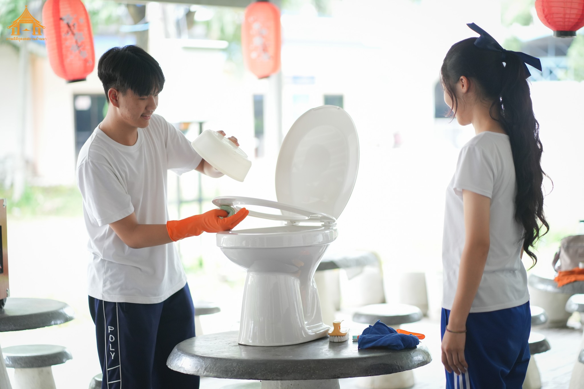 ฐานที่ 4: วิธีการล้างห้องน้ำที่ถูกต้อง ฝึกความสะอาด และลดทิฐิของตัวเอง เพื่อนำไปใช้ประโยชน์ในชีวิตประจำวันของนักเรียน